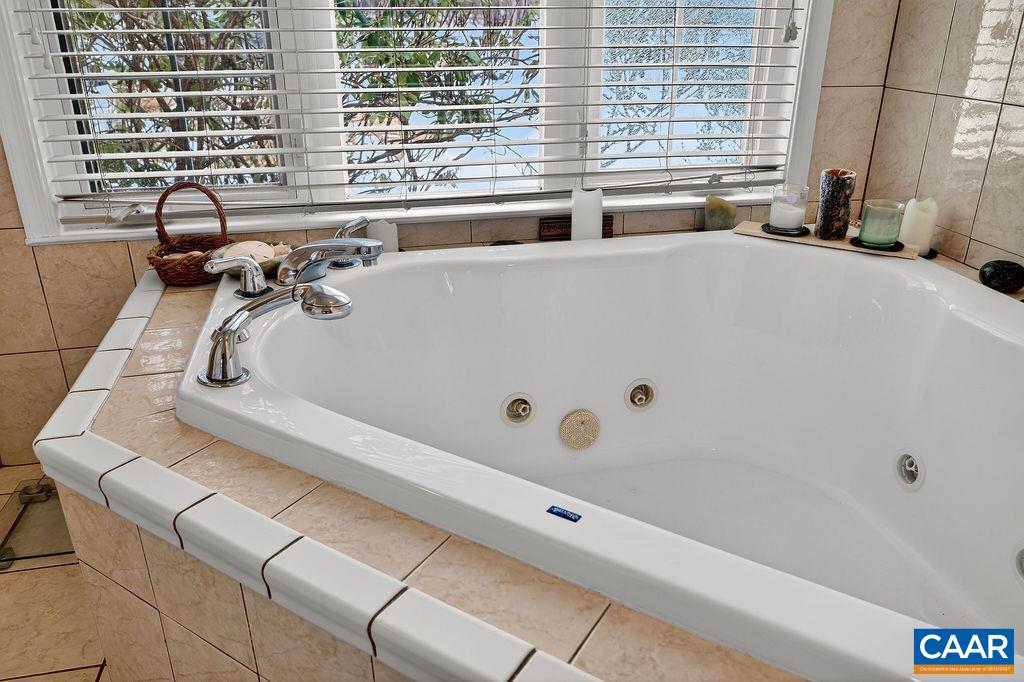 1296 STONEY CREEK WEST