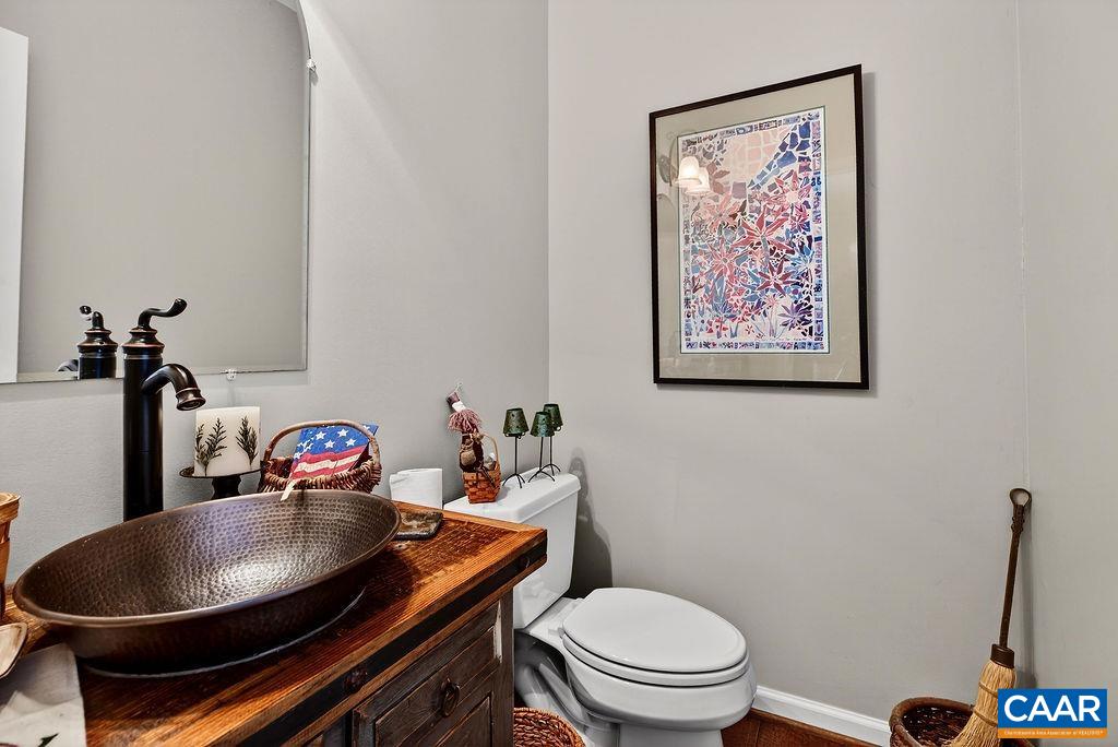 1296 STONEY CREEK WEST