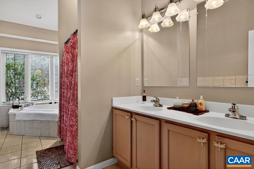 1296 STONEY CREEK WEST