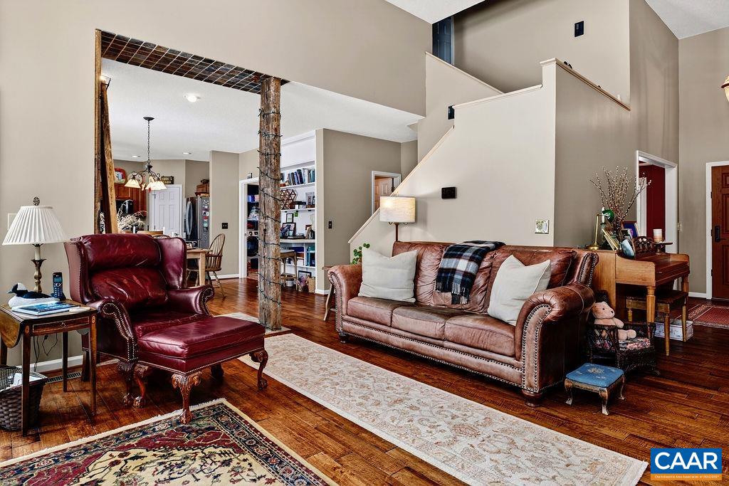 1296 STONEY CREEK WEST