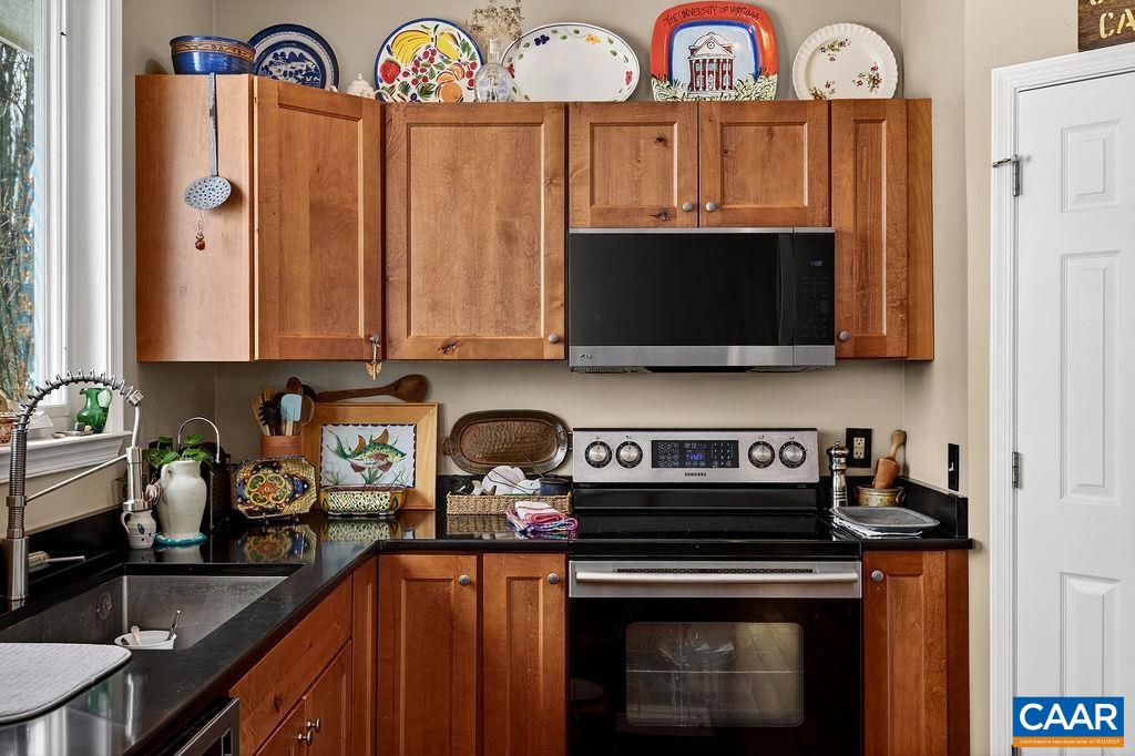 1296 STONEY CREEK WEST