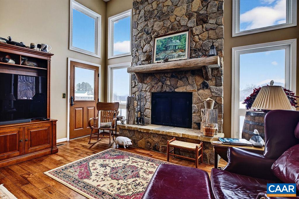 1296 STONEY CREEK WEST