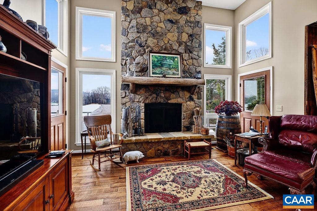 1296 STONEY CREEK WEST