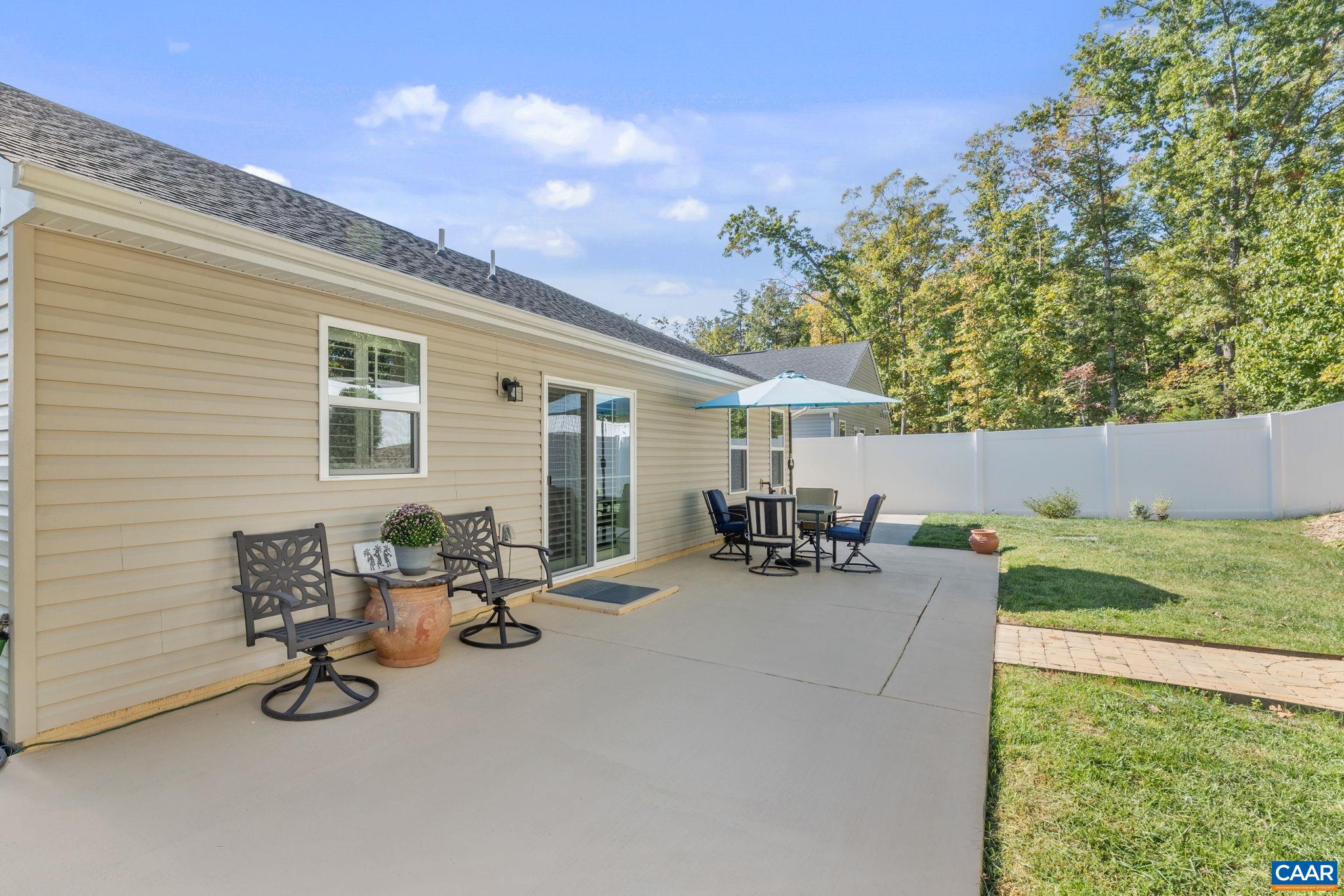 27 PINE KNOT DR