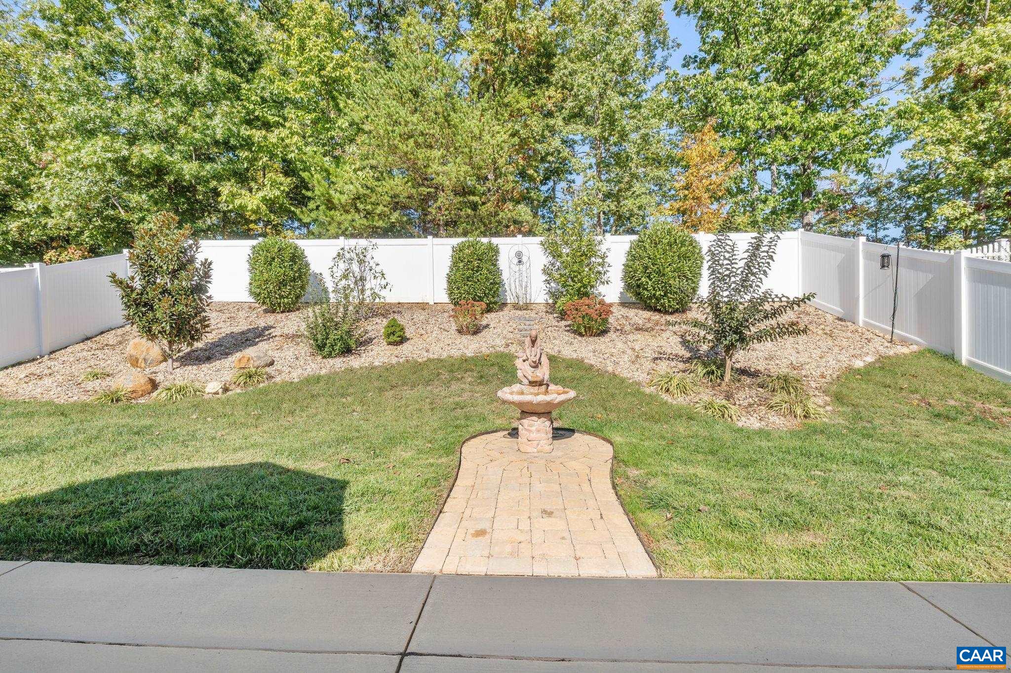 27 PINE KNOT DR