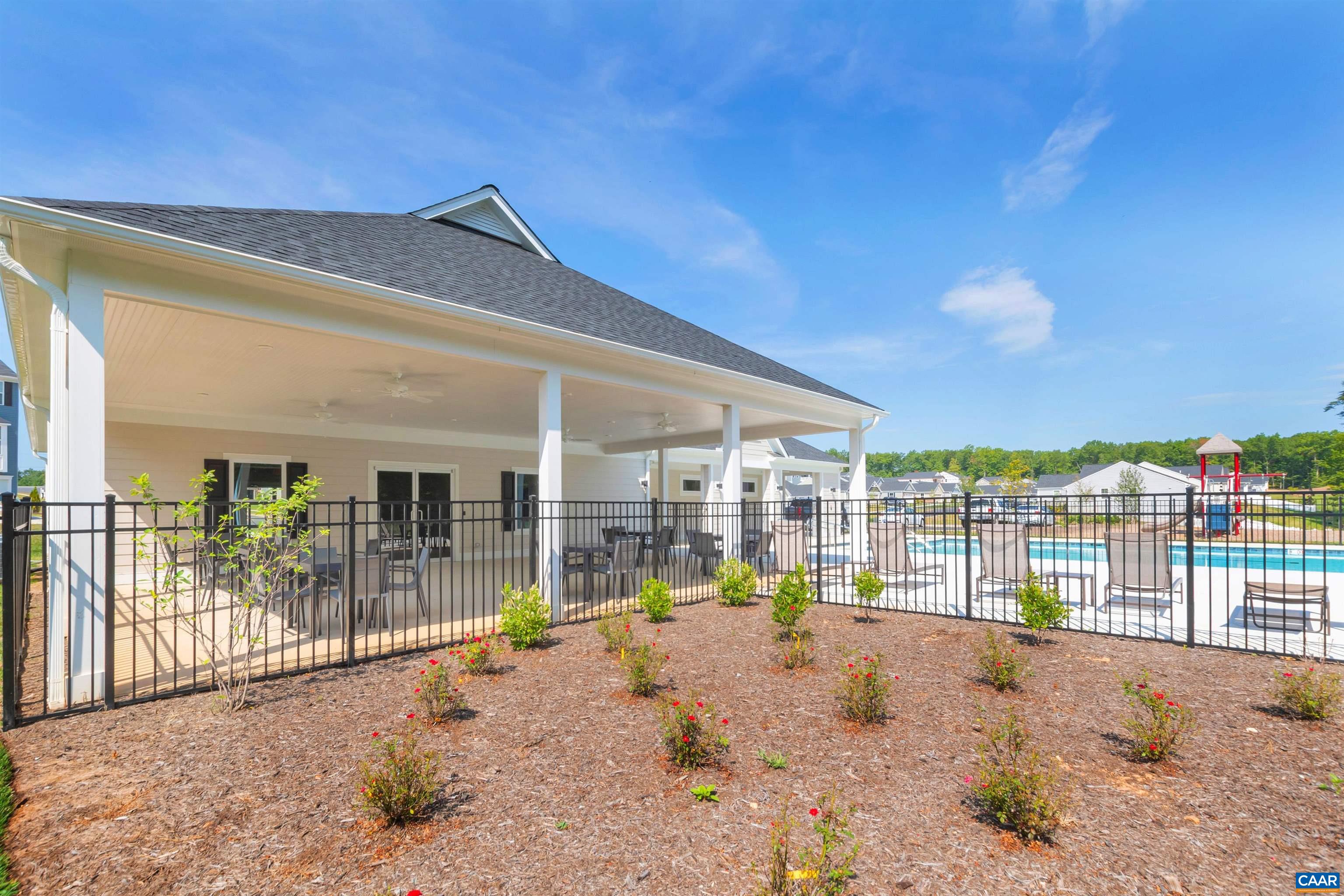 27 PINE KNOT DR