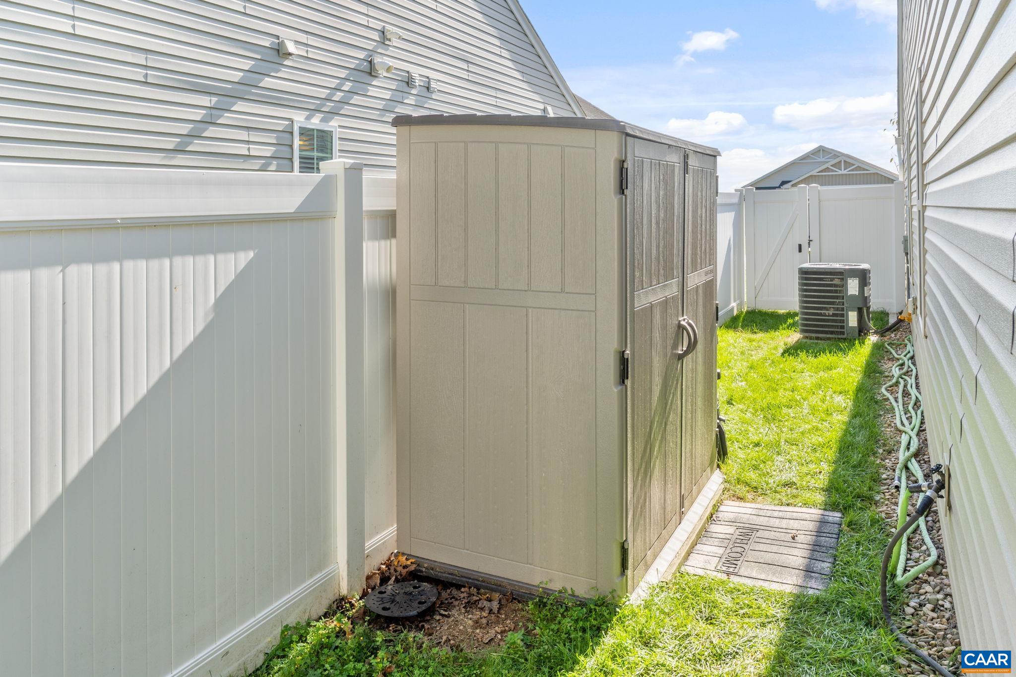27 PINE KNOT DR