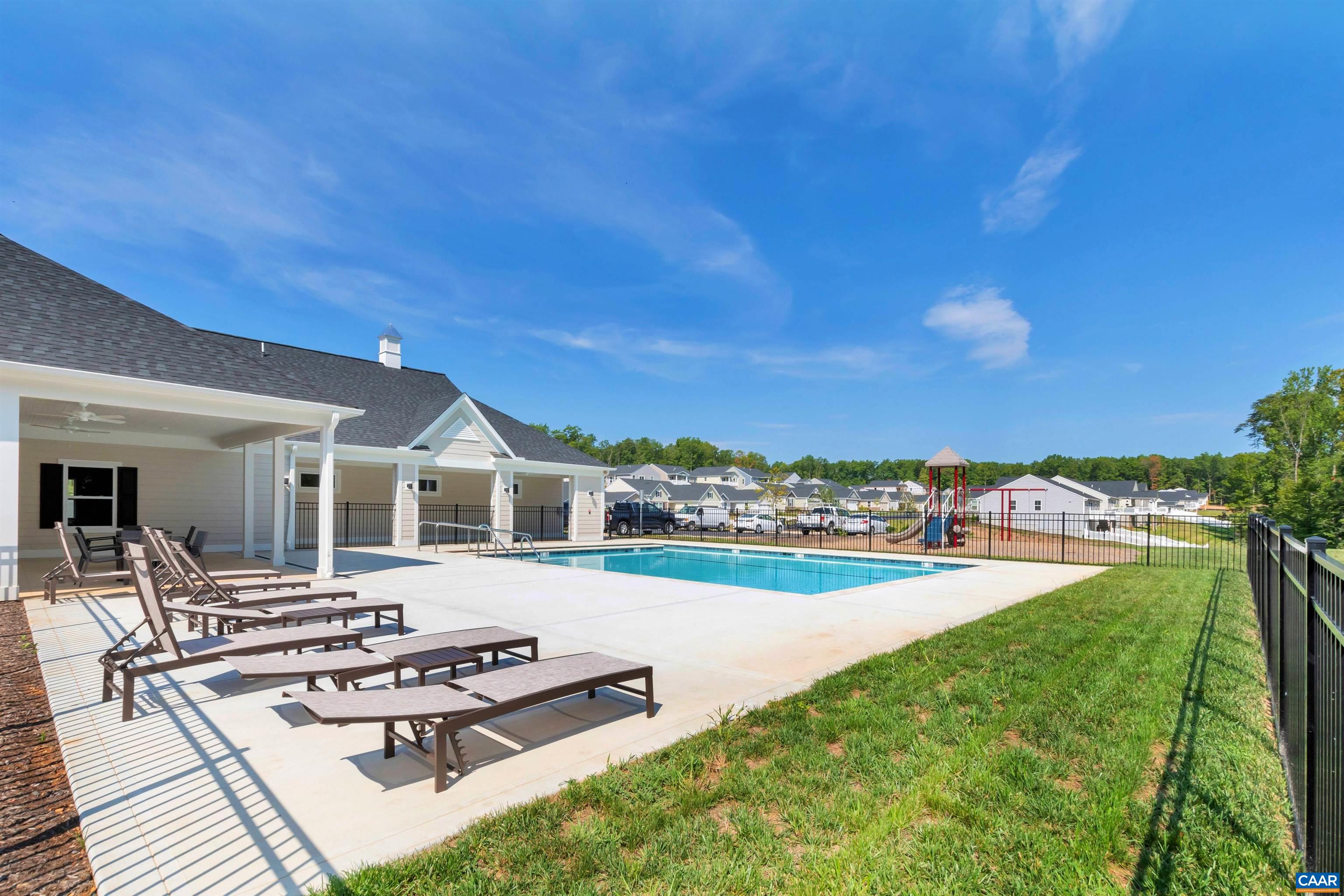 27 PINE KNOT DR