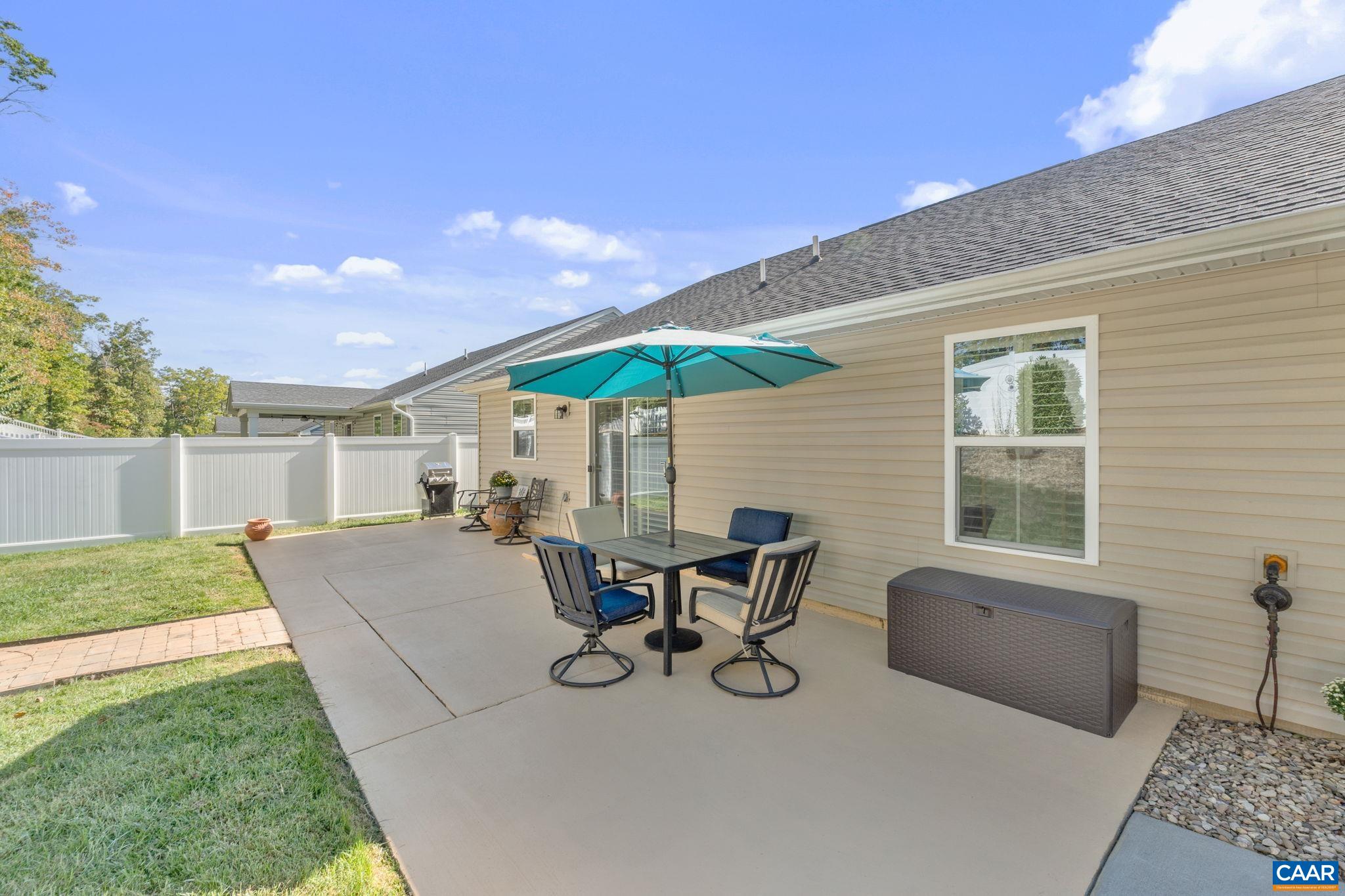 27 PINE KNOT DR