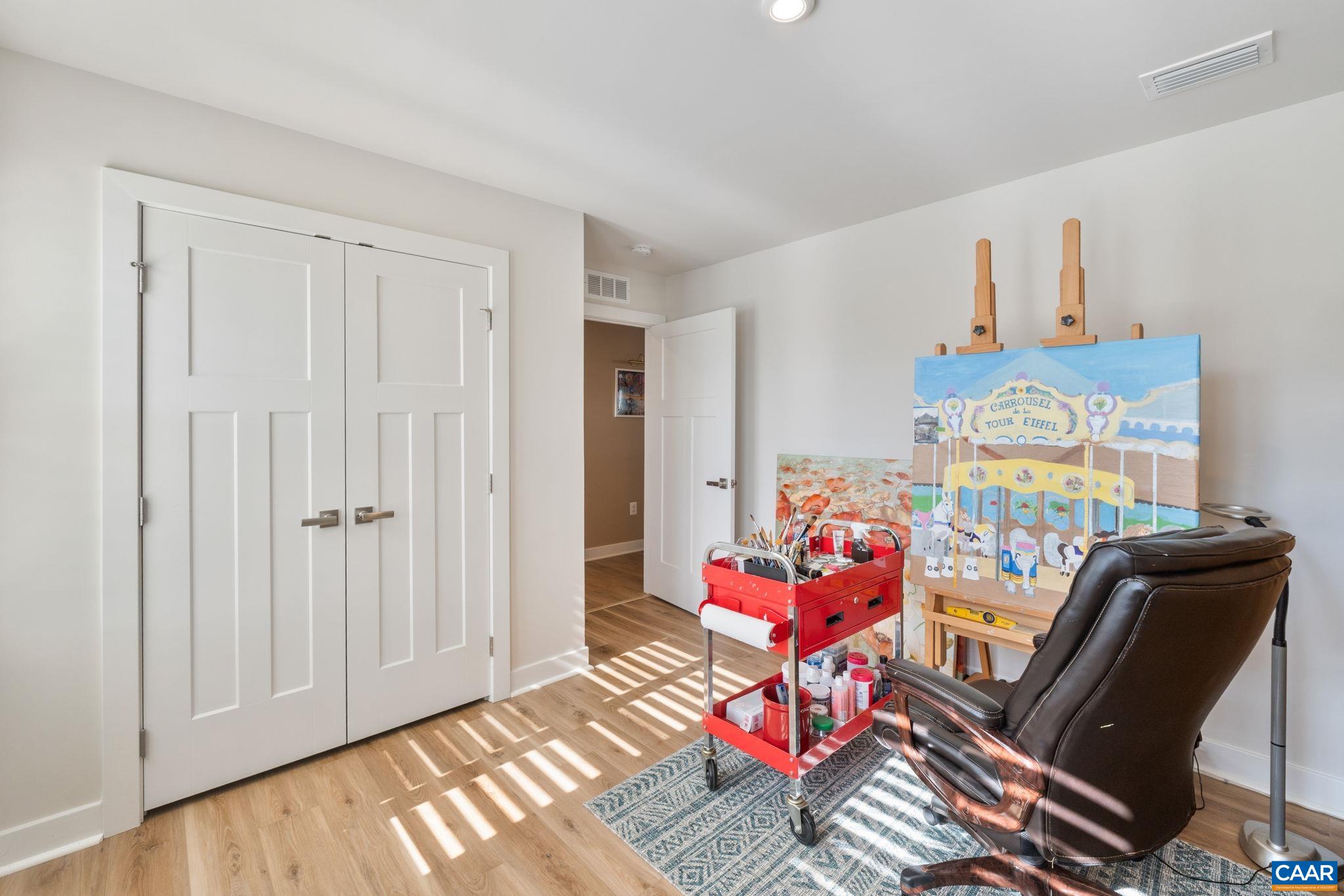 27 PINE KNOT DR