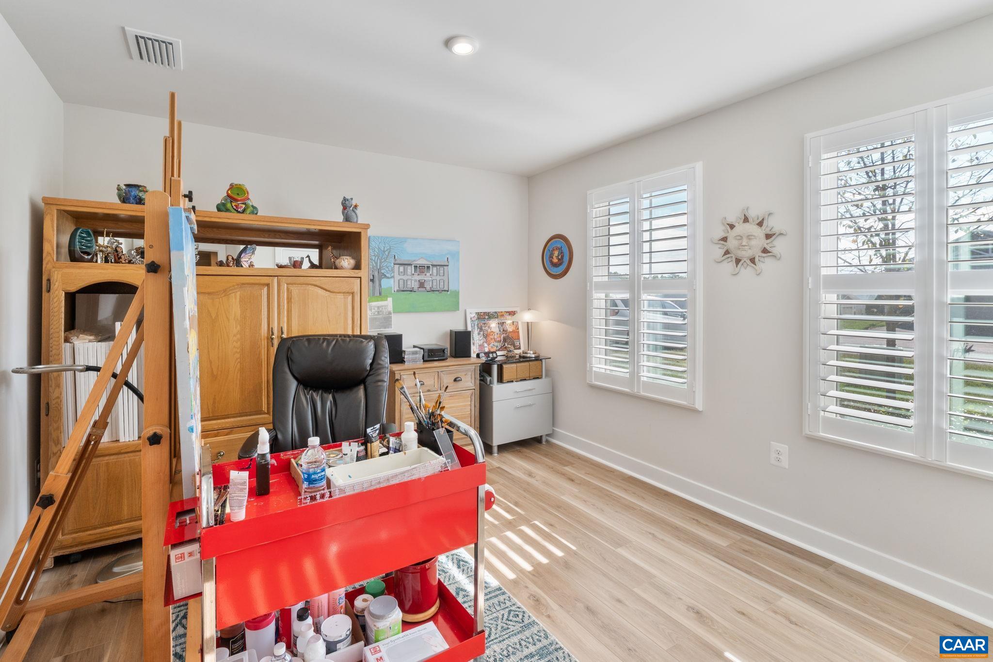 27 PINE KNOT DR