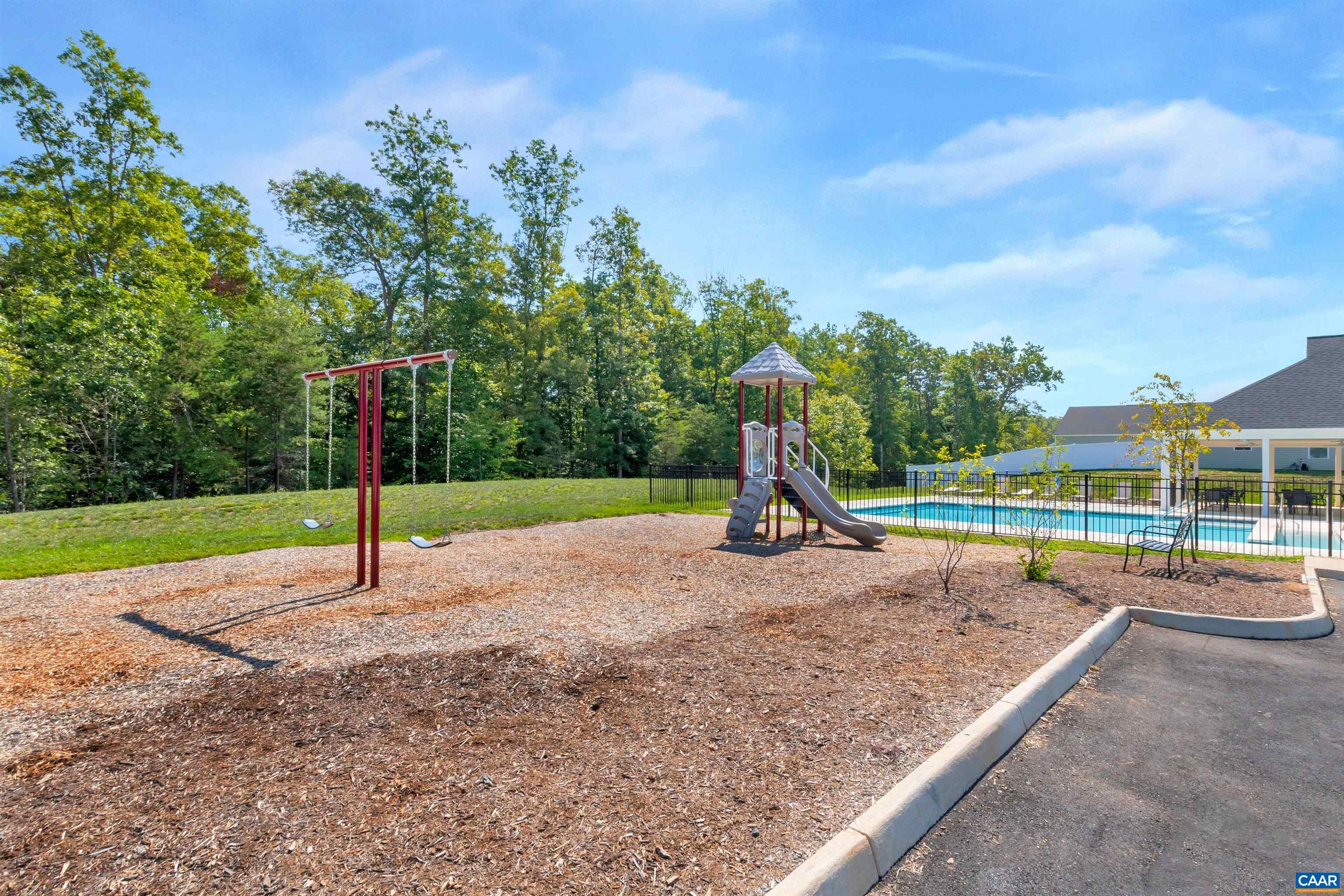 27 PINE KNOT DR