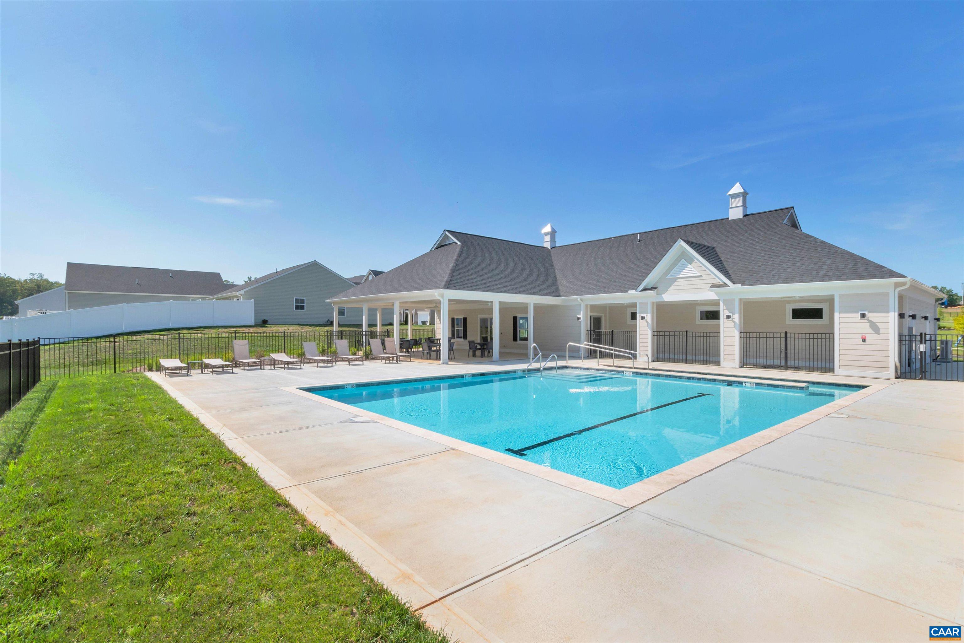 27 PINE KNOT DR