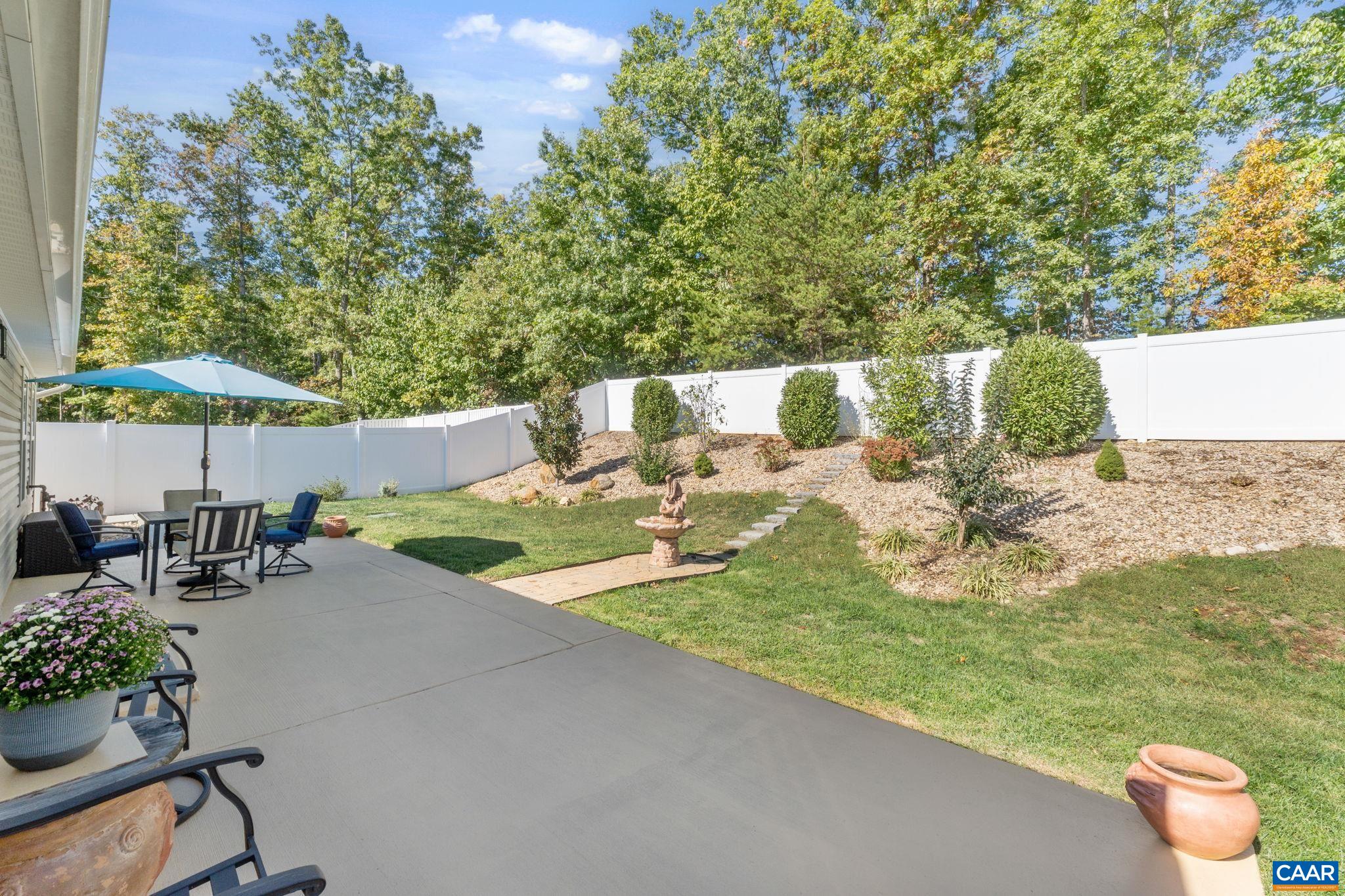 27 PINE KNOT DR