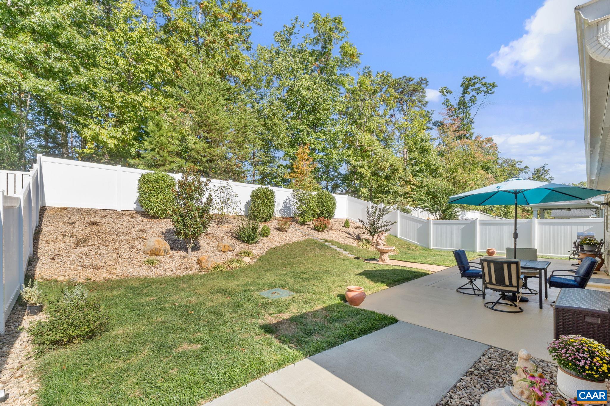 27 PINE KNOT DR