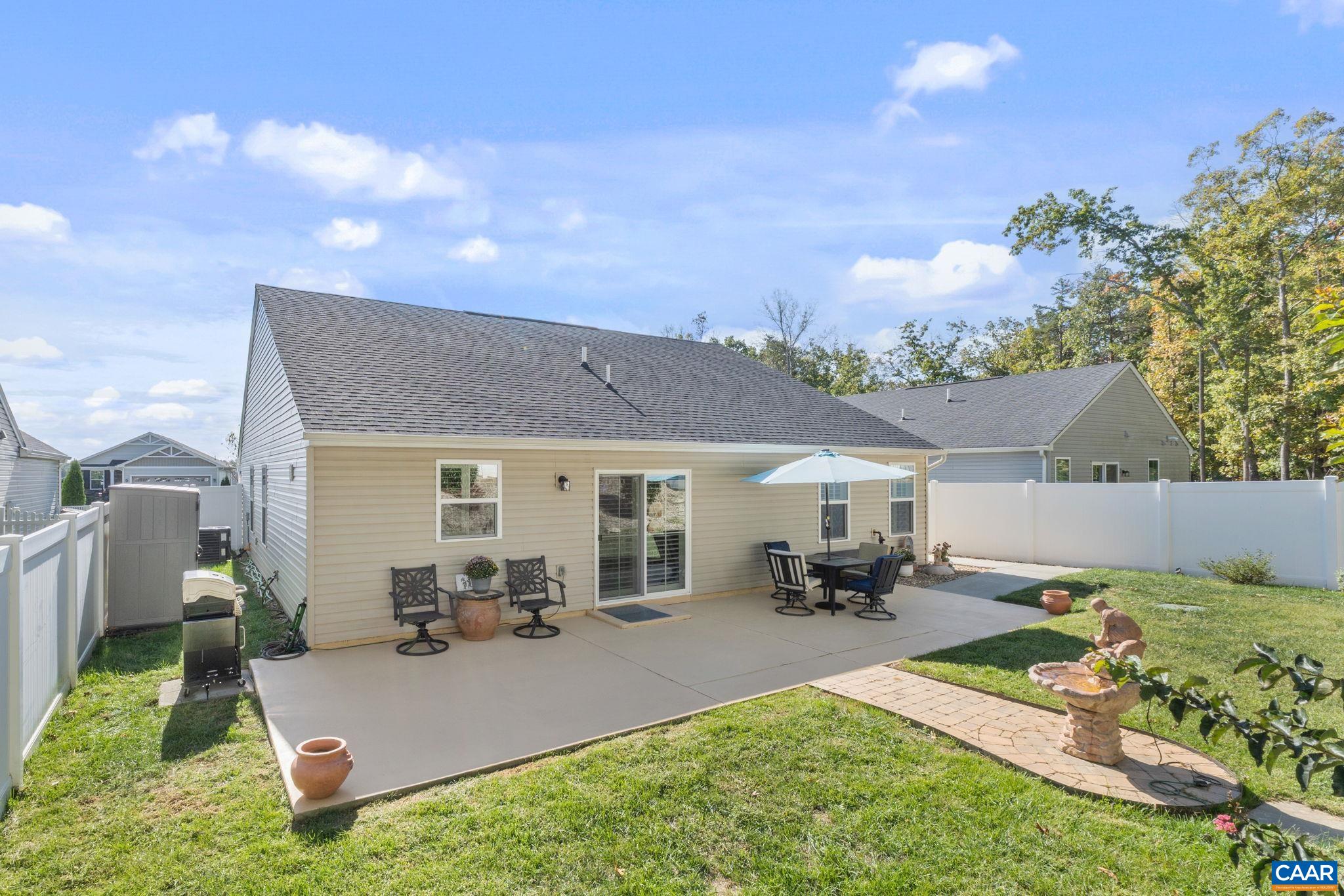 27 PINE KNOT DR