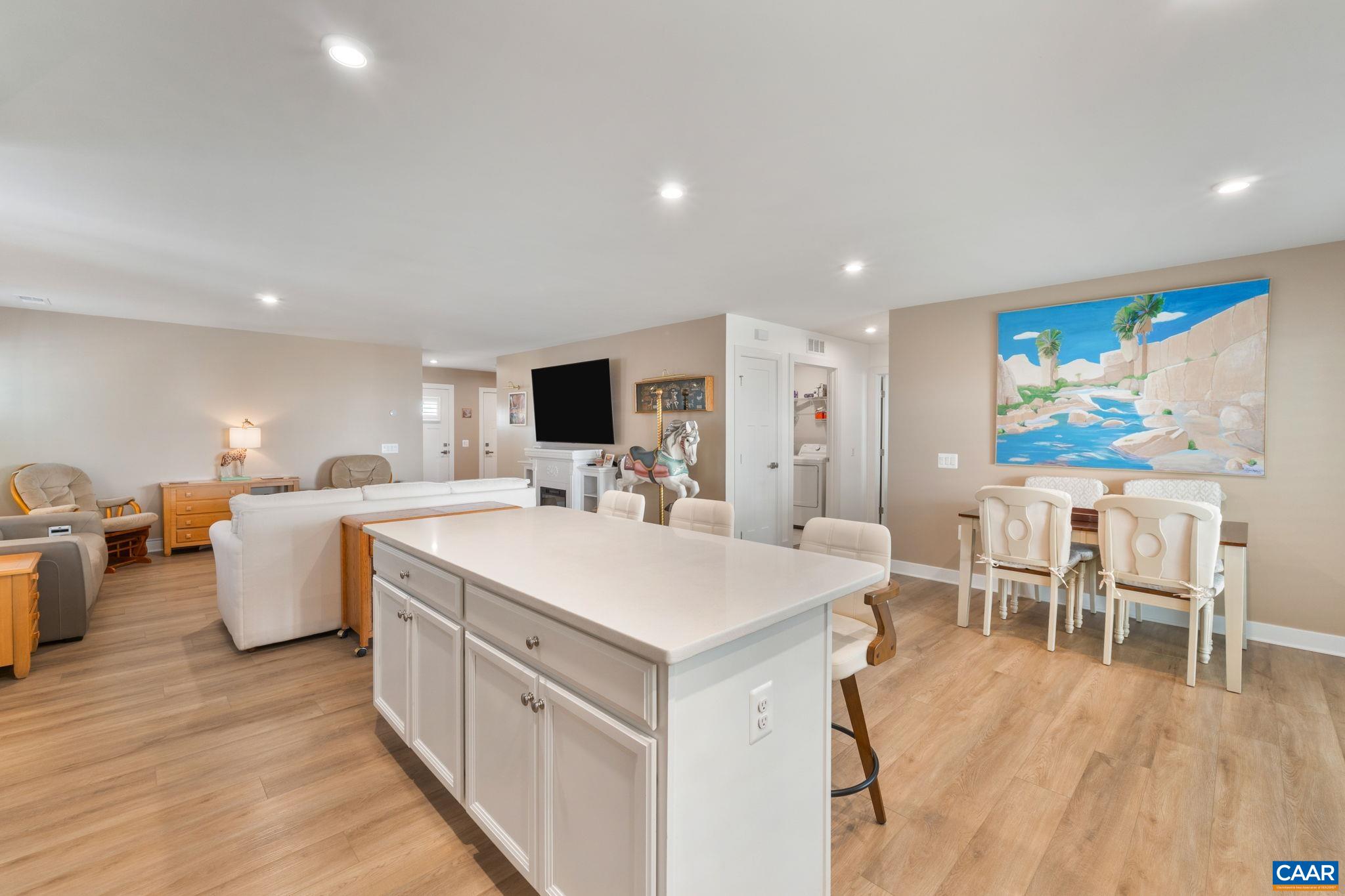 27 PINE KNOT DR