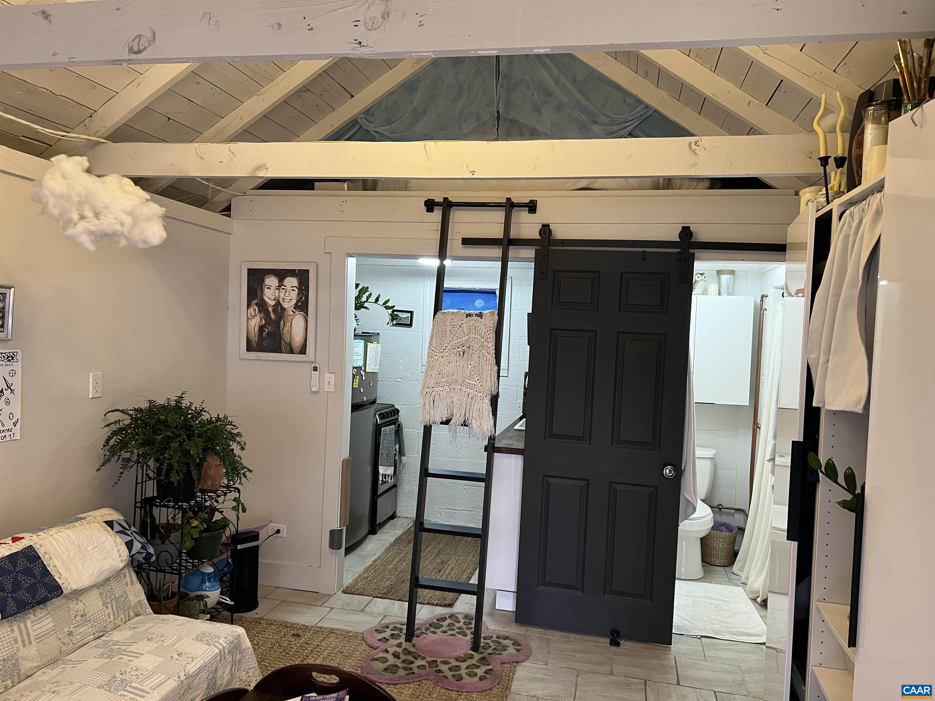 804 HINTON AVE Unit: cottage