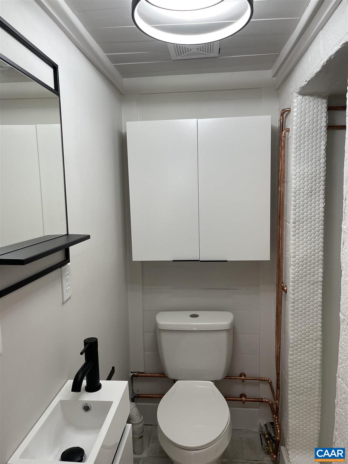 804 HINTON AVE Unit: cottage
