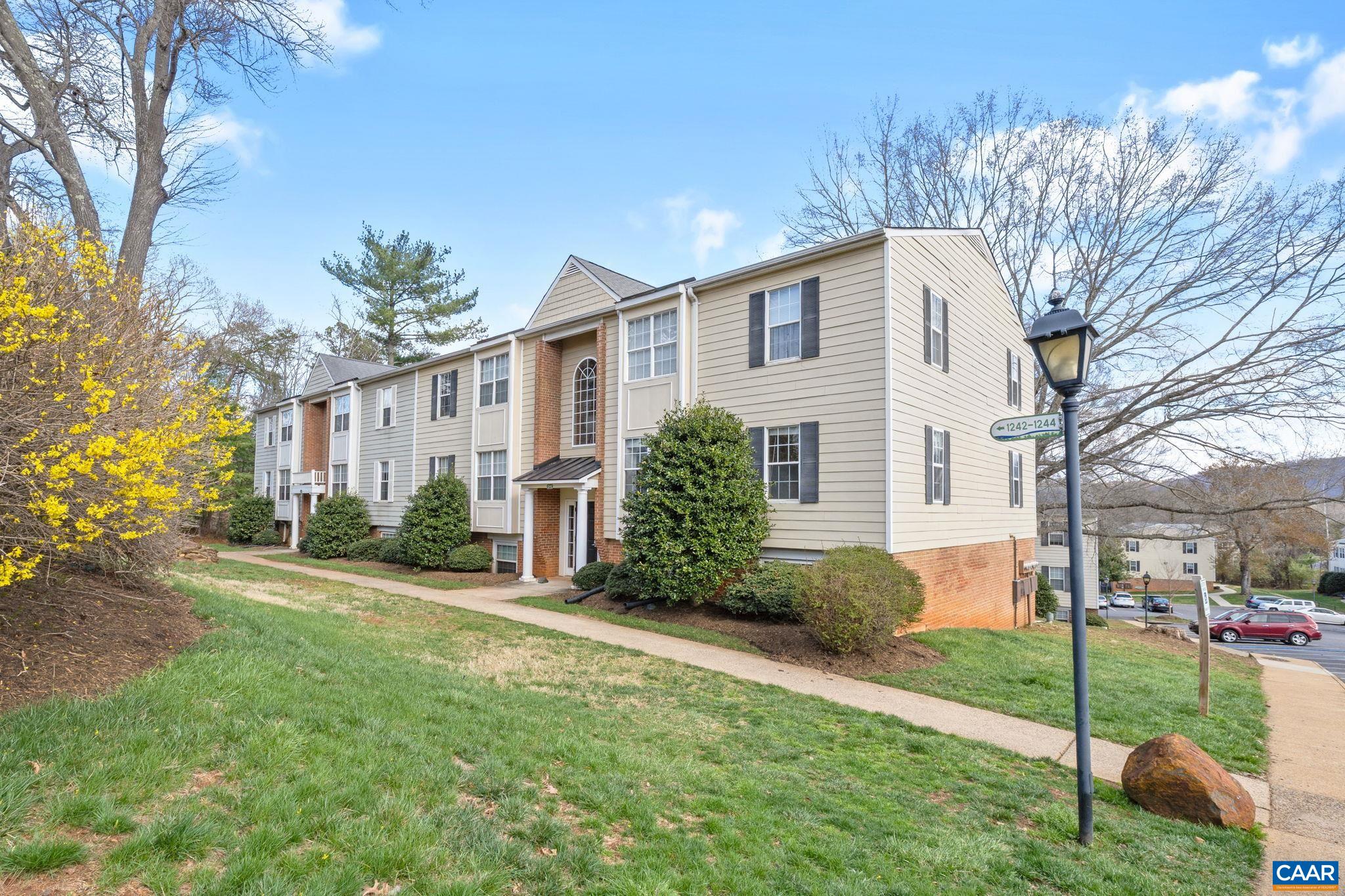 1242 VILLA LN Unit: D