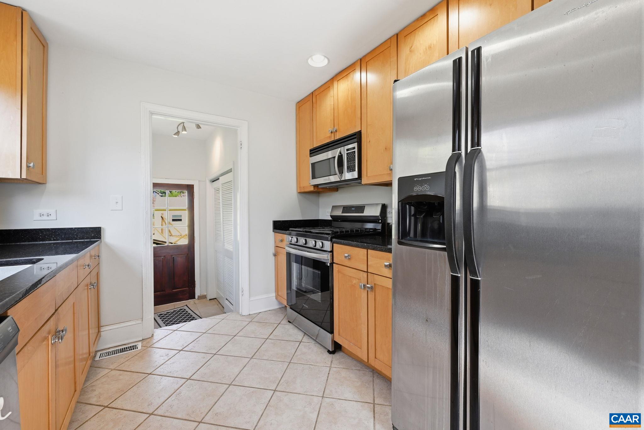 1641 CHERRY AVE