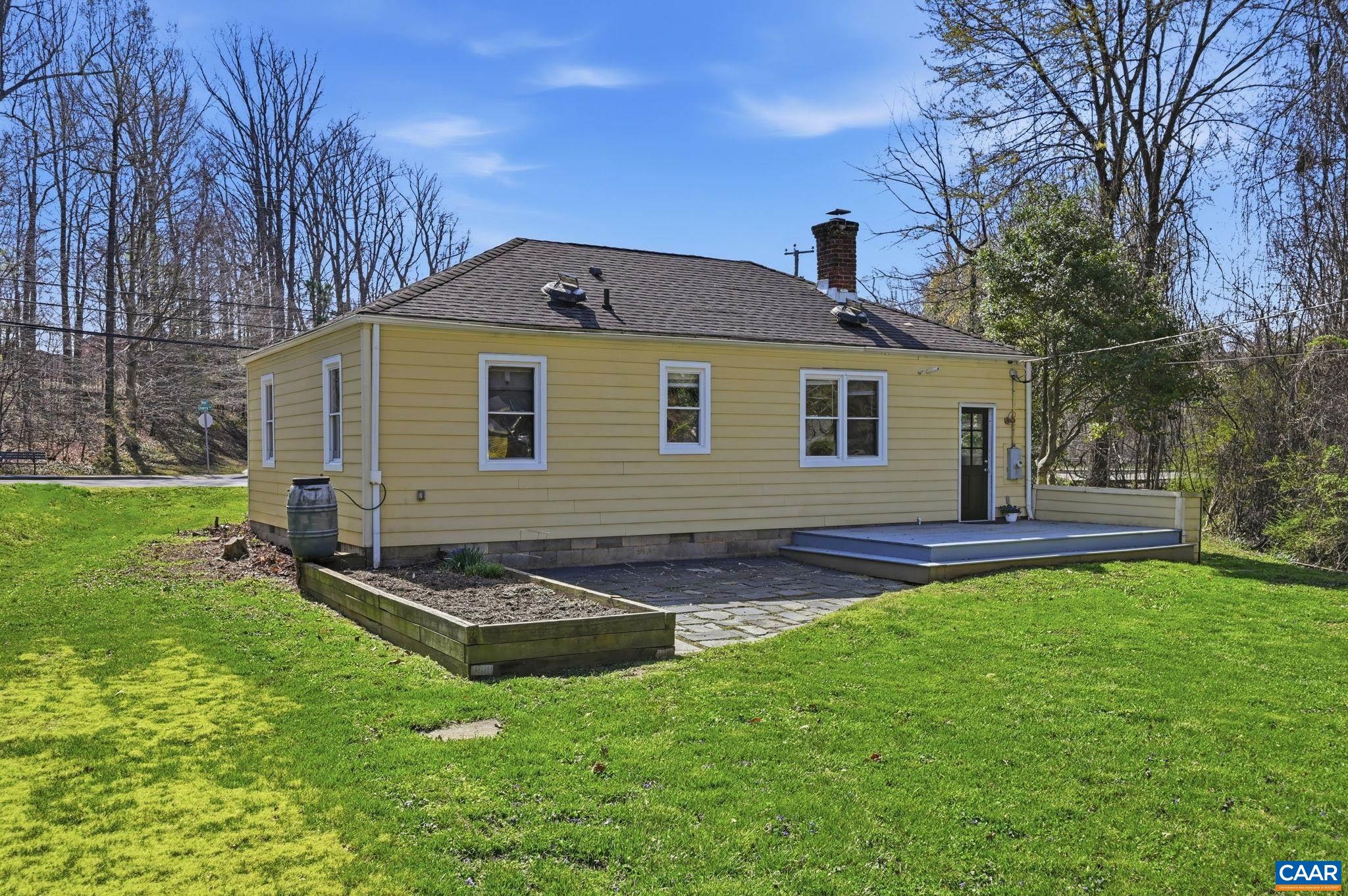 1641 CHERRY AVE