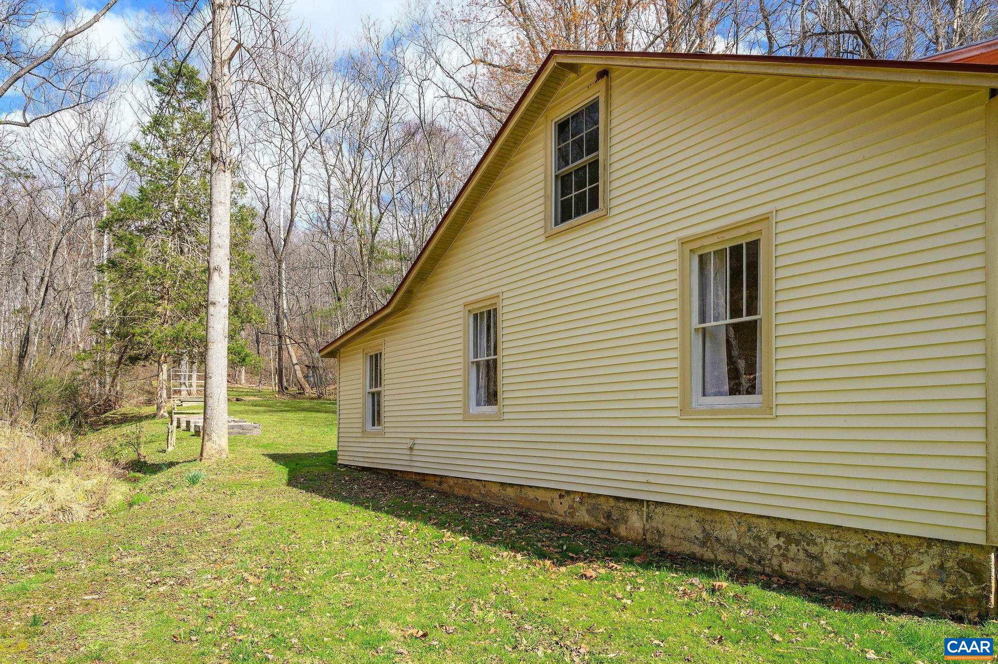 1102 DUNCAN HOLLOW LOOP