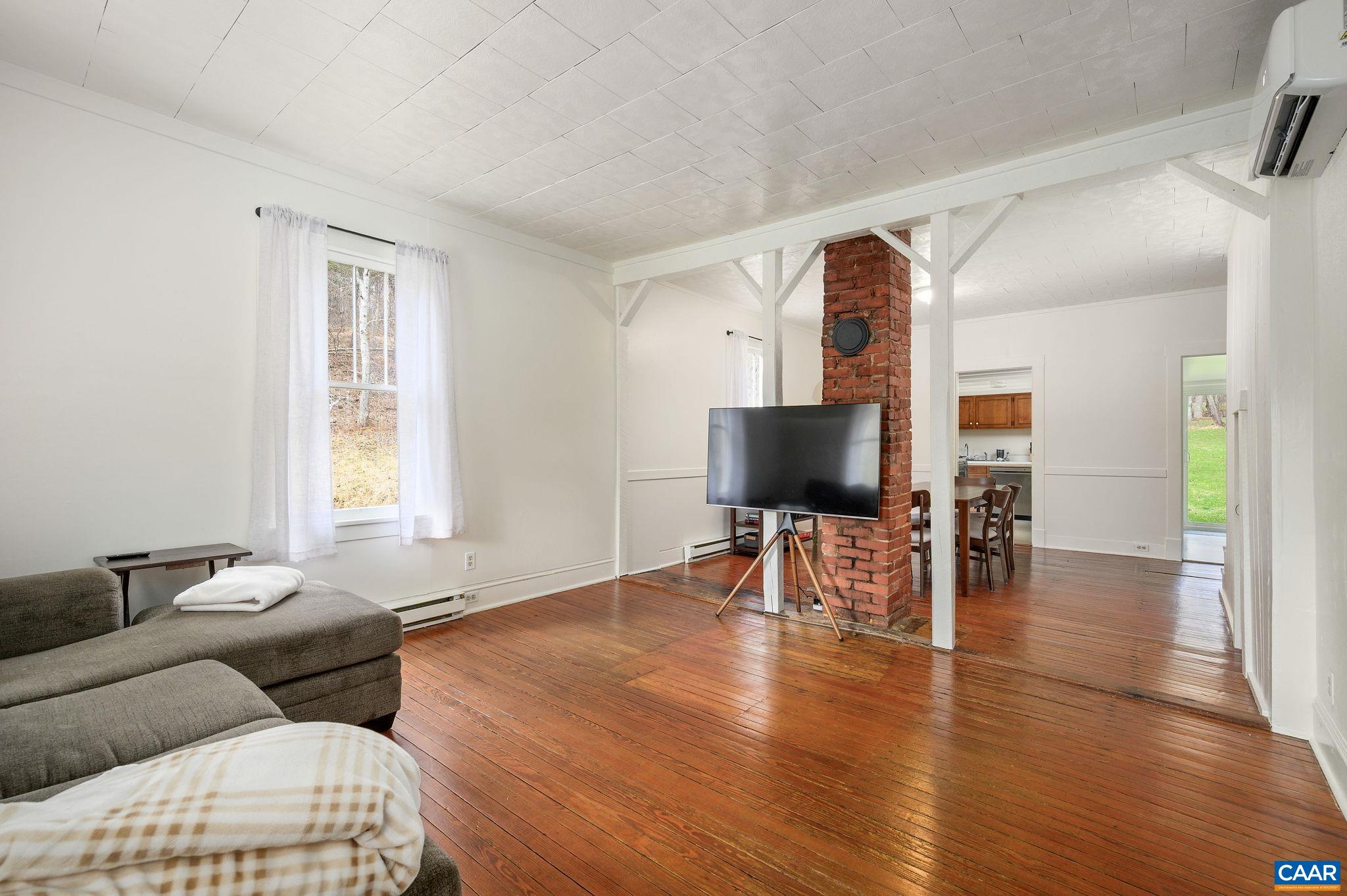 1102 DUNCAN HOLLOW LOOP