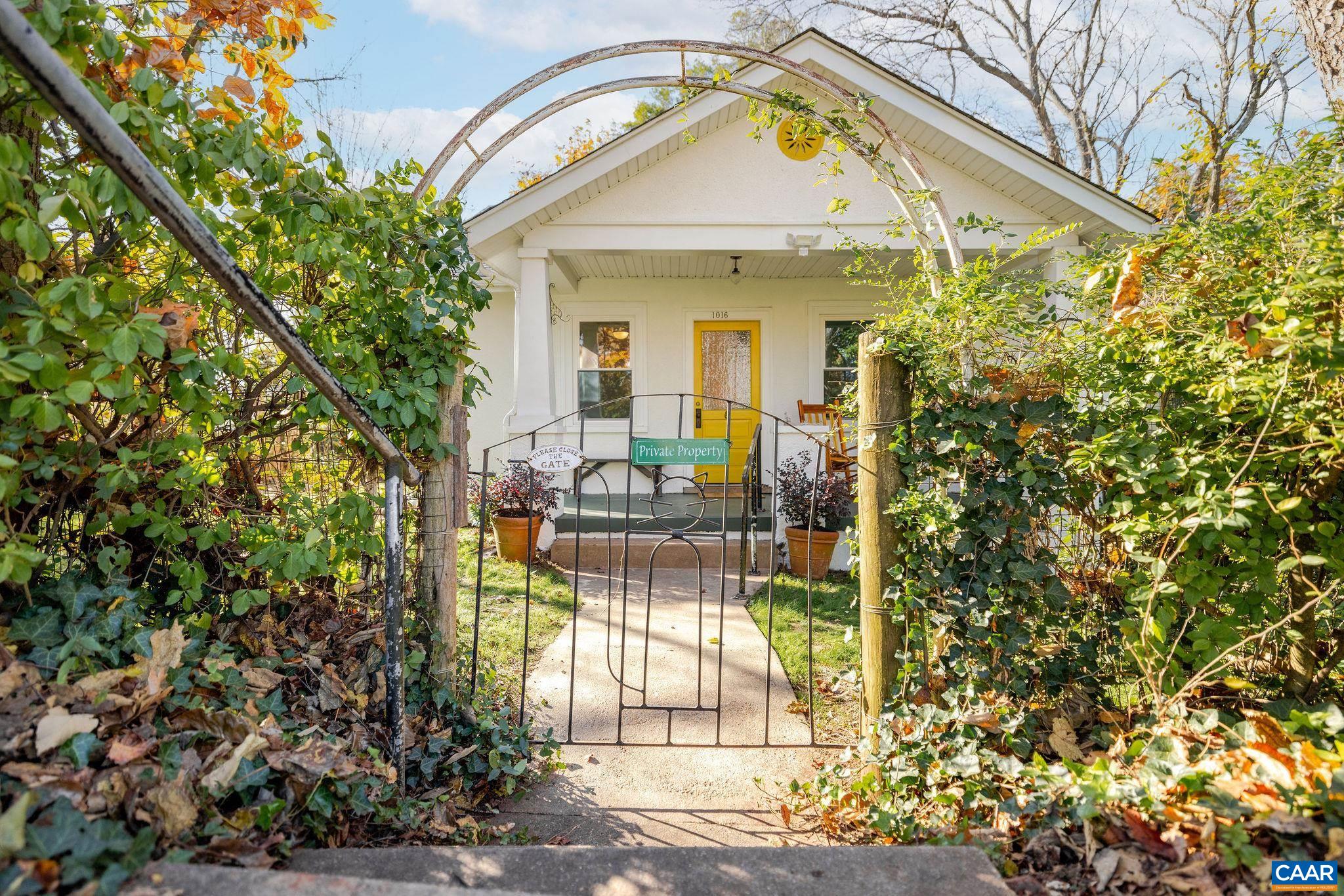 1016 ELLIOTT AVE