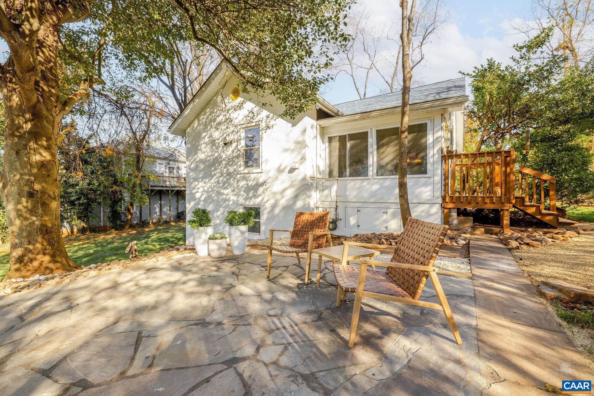 1016 ELLIOTT AVE