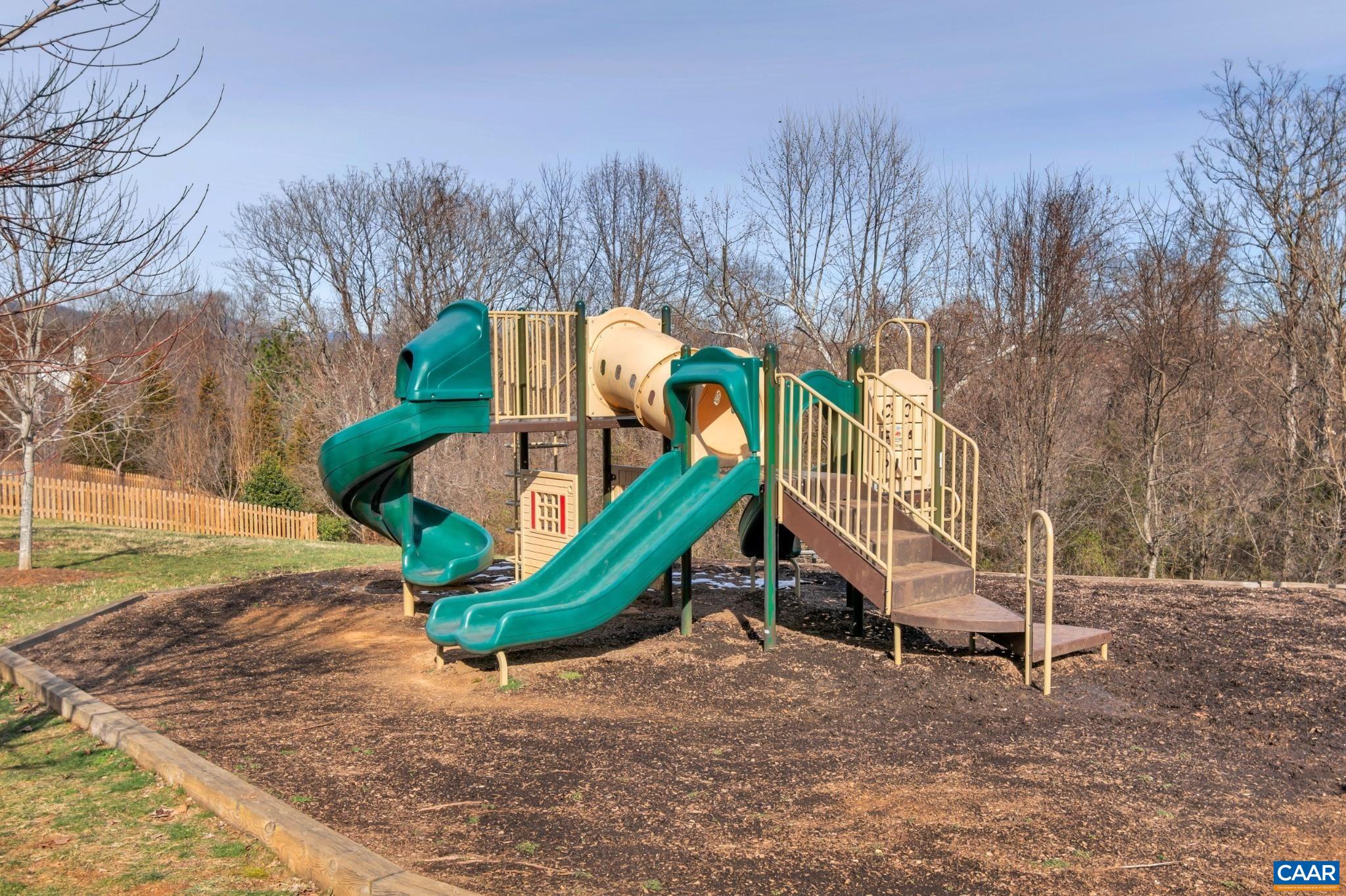 1095 AUTUMN HILL CT