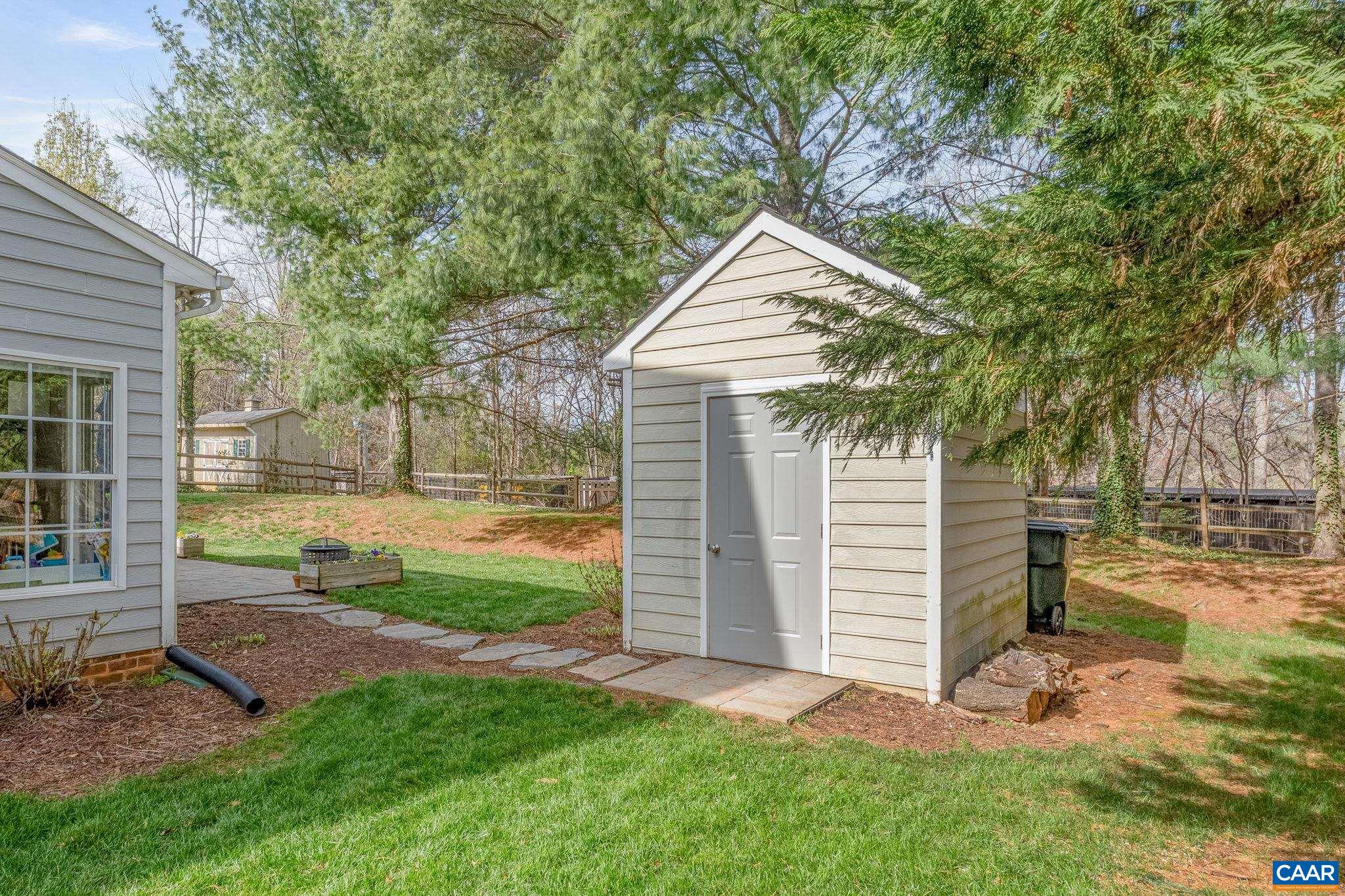 1095 AUTUMN HILL CT