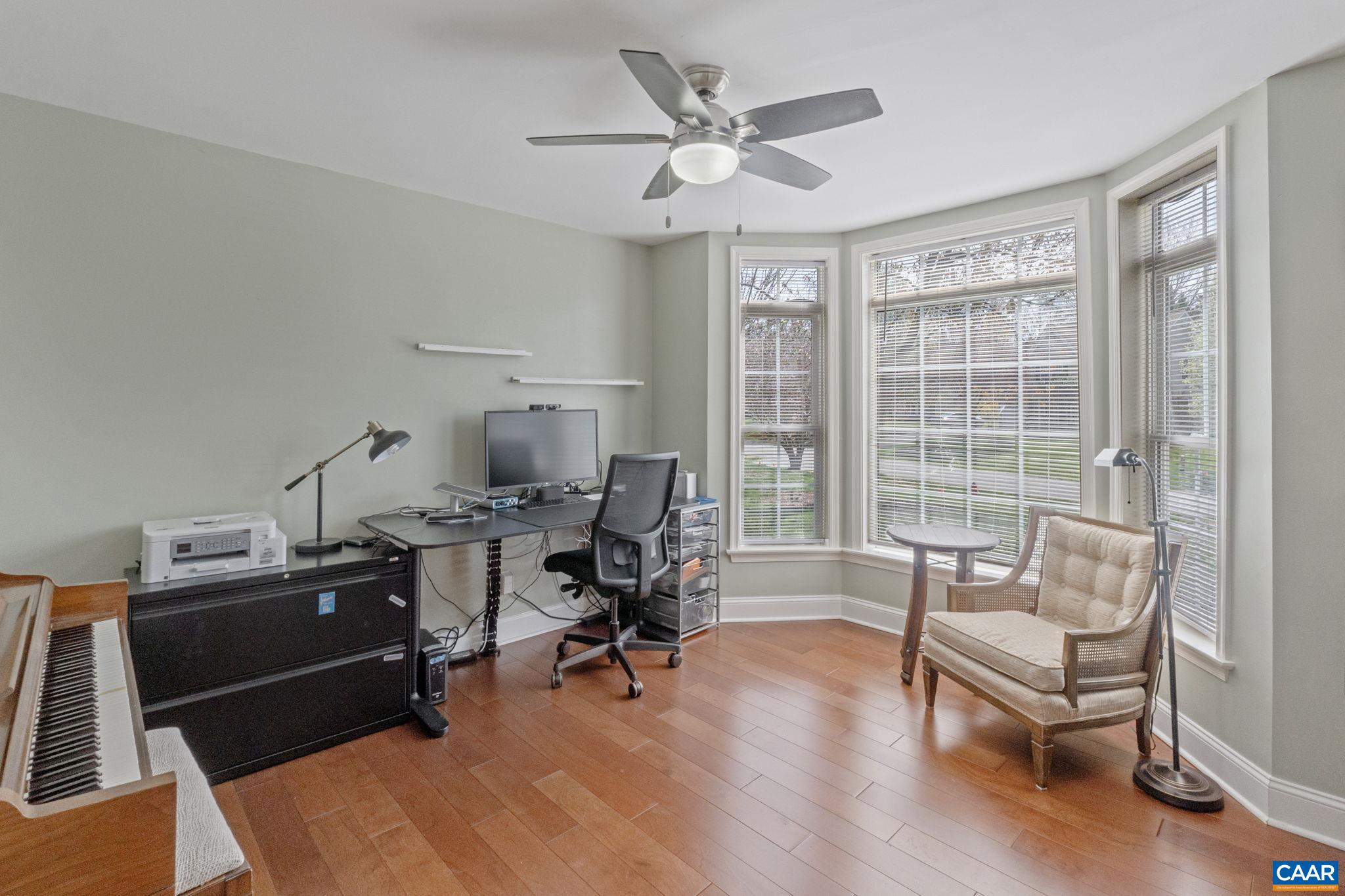 1095 AUTUMN HILL CT