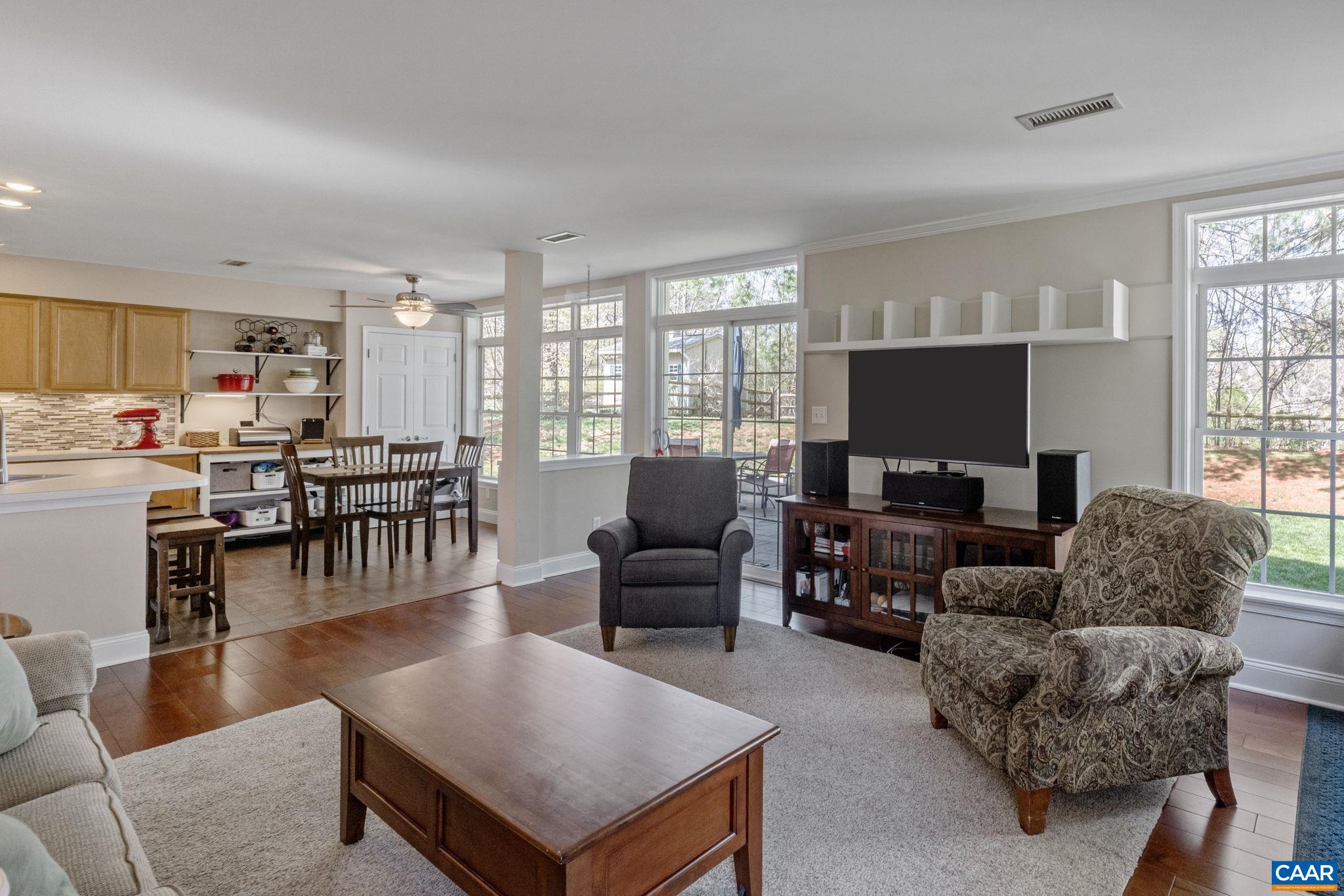 1095 AUTUMN HILL CT