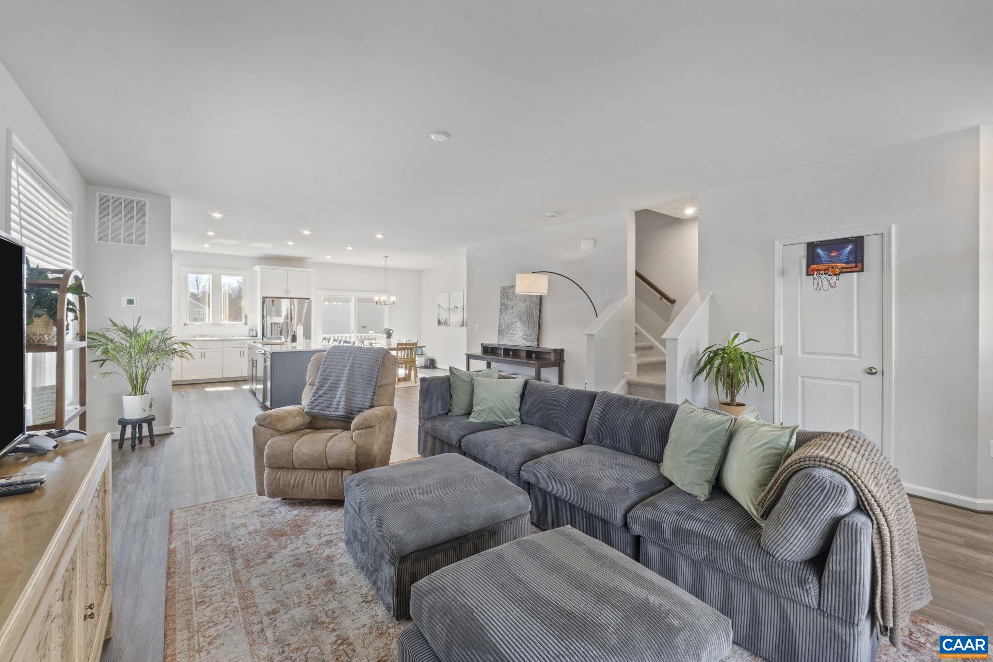 2604 FLORA VIEW DR