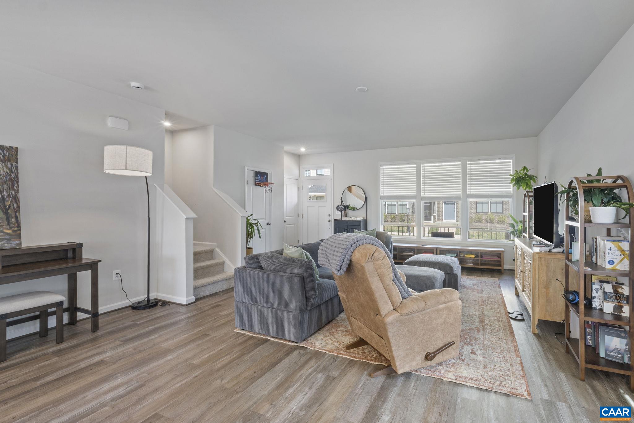 2604 FLORA VIEW DR