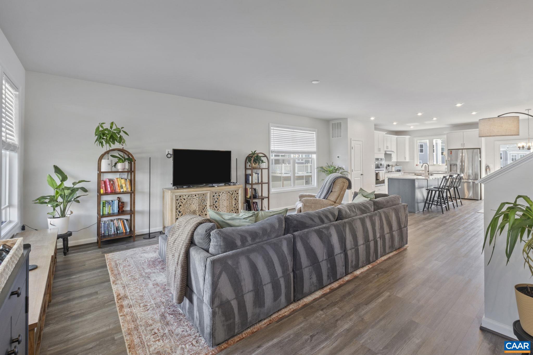 2604 FLORA VIEW DR