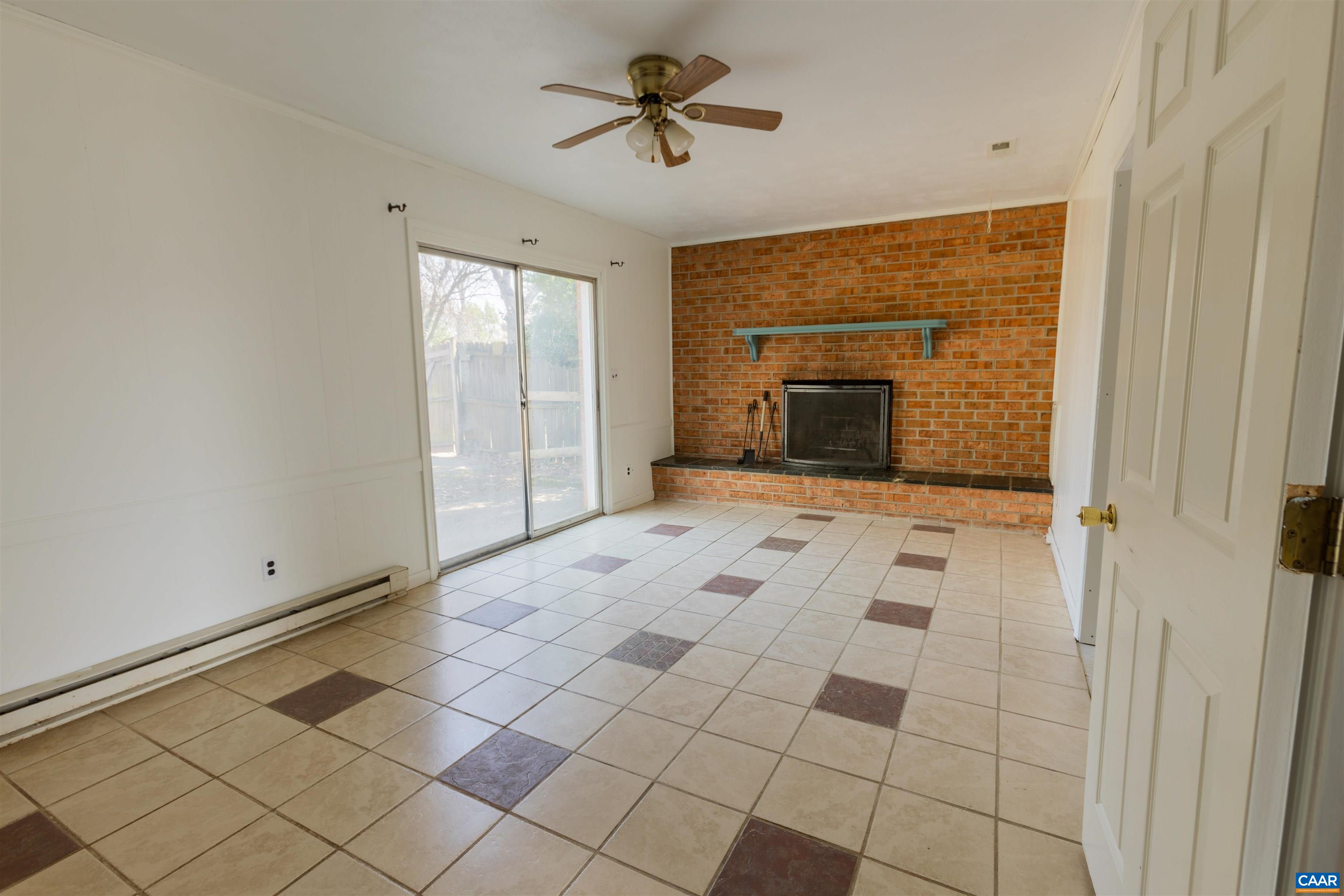1213 CUTLER LN