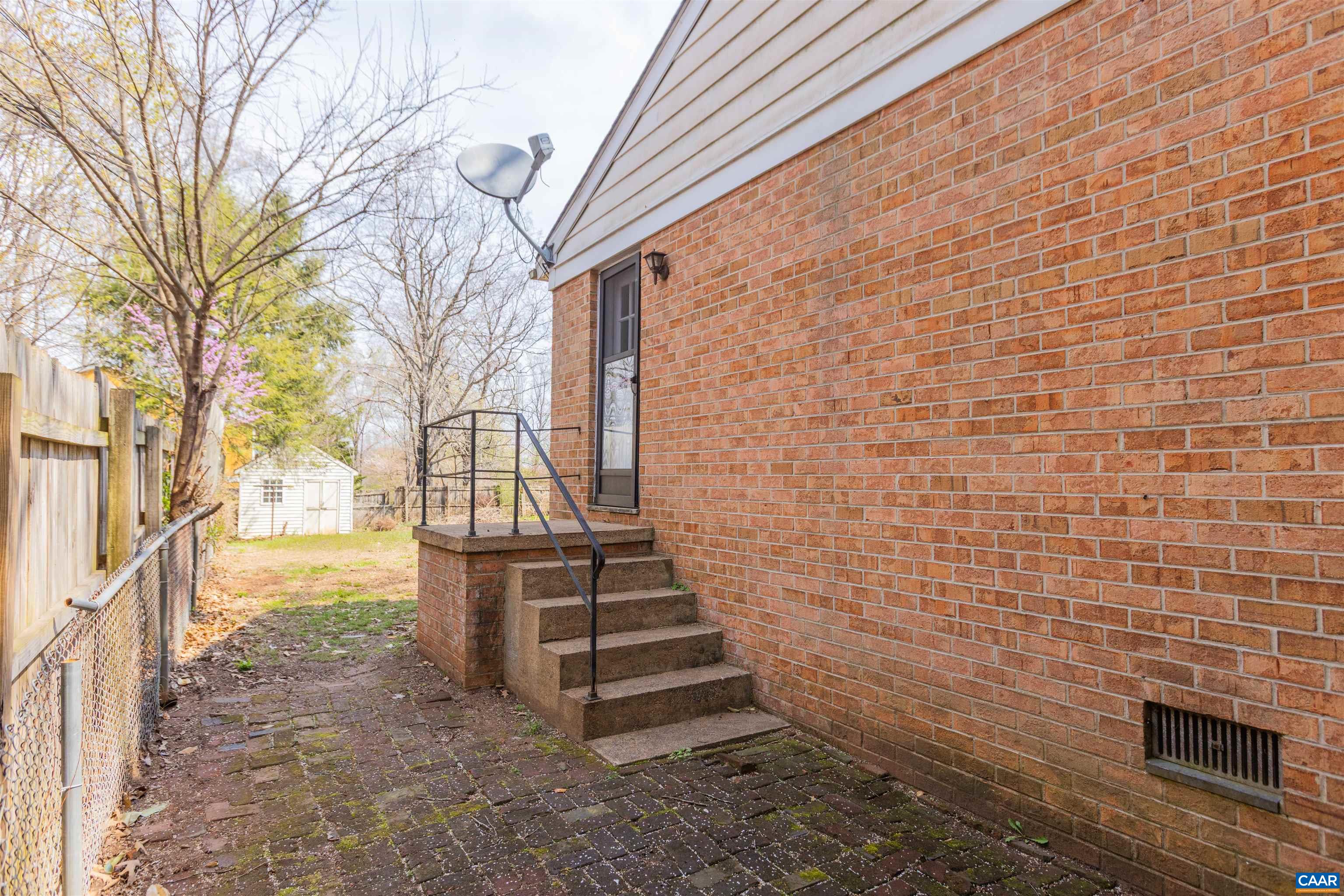1213 CUTLER LN