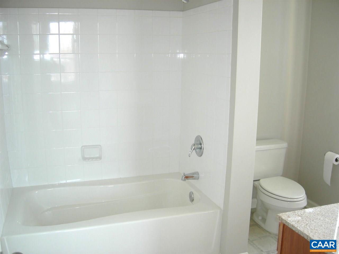 775 WALKER SQ Unit: 3c