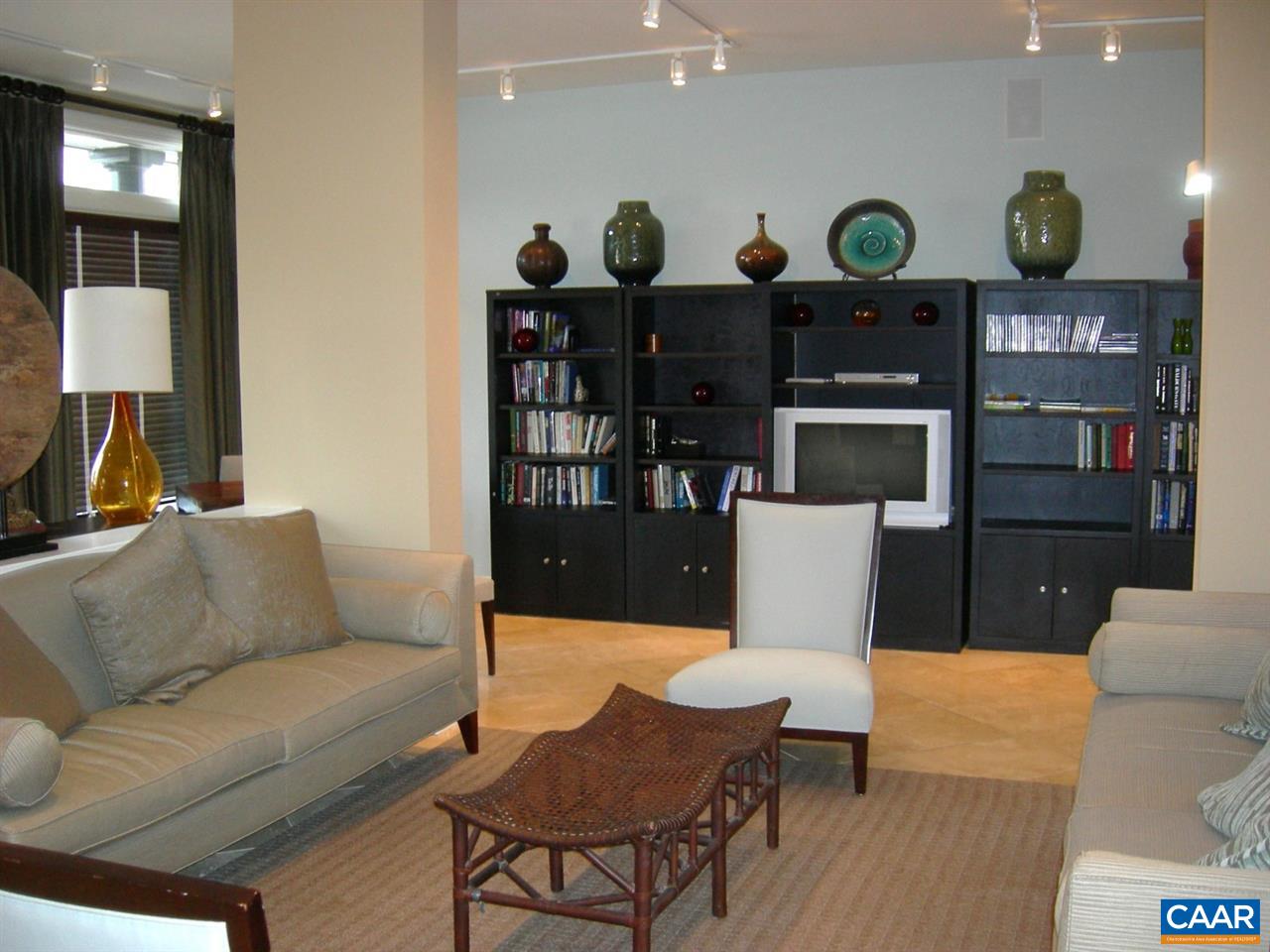 775 WALKER SQ Unit: 3c