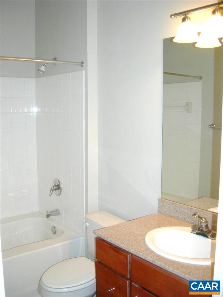 775 WALKER SQ Unit: 3c