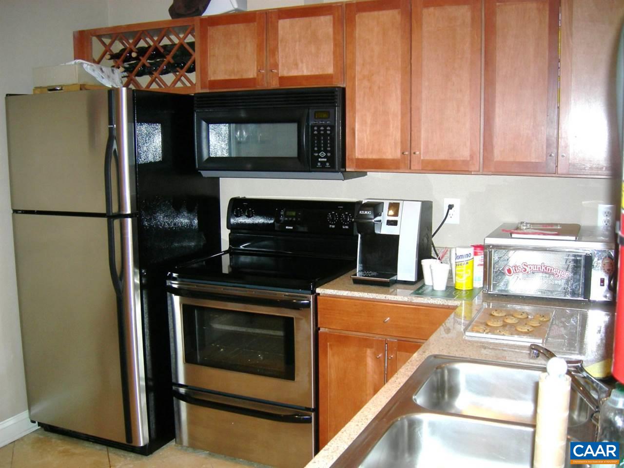 775 WALKER SQ Unit: 3c