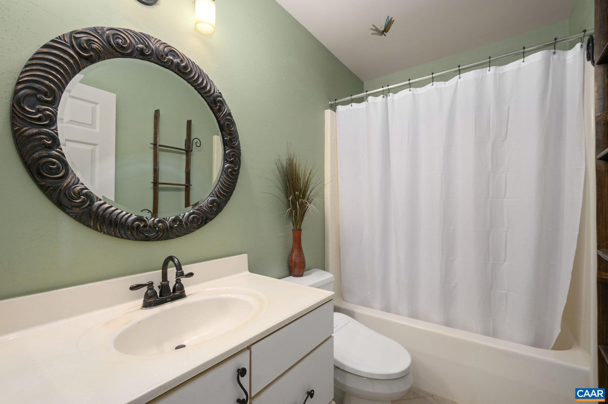 1688 STONEY CREEK DR