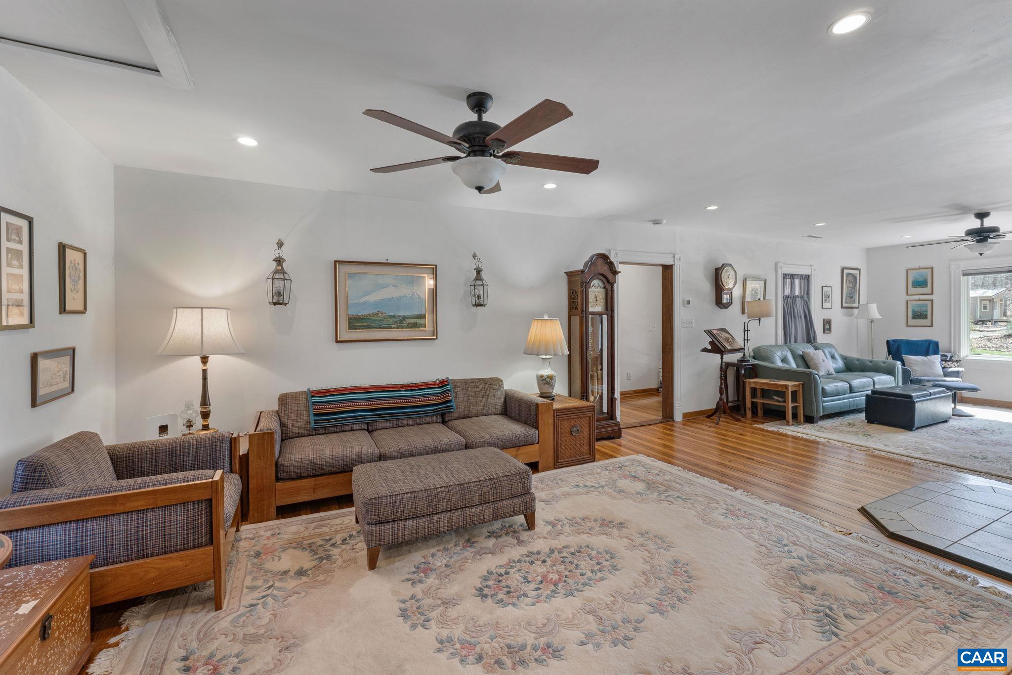 3205 POLECAT CREEK LN