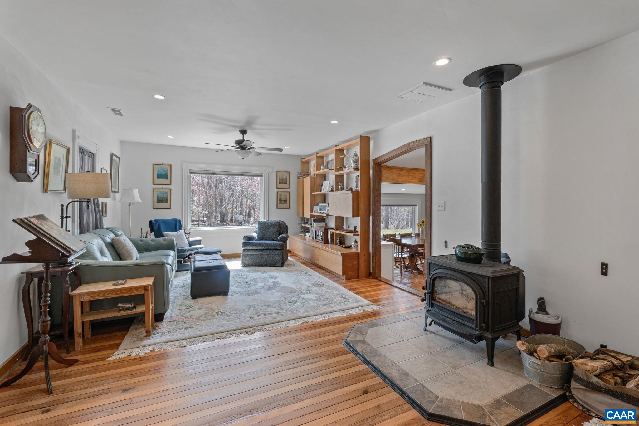 3205 POLECAT CREEK LN