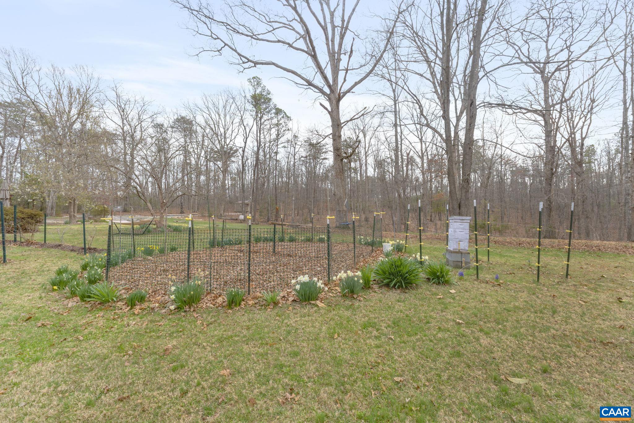 3205 POLECAT CREEK LN