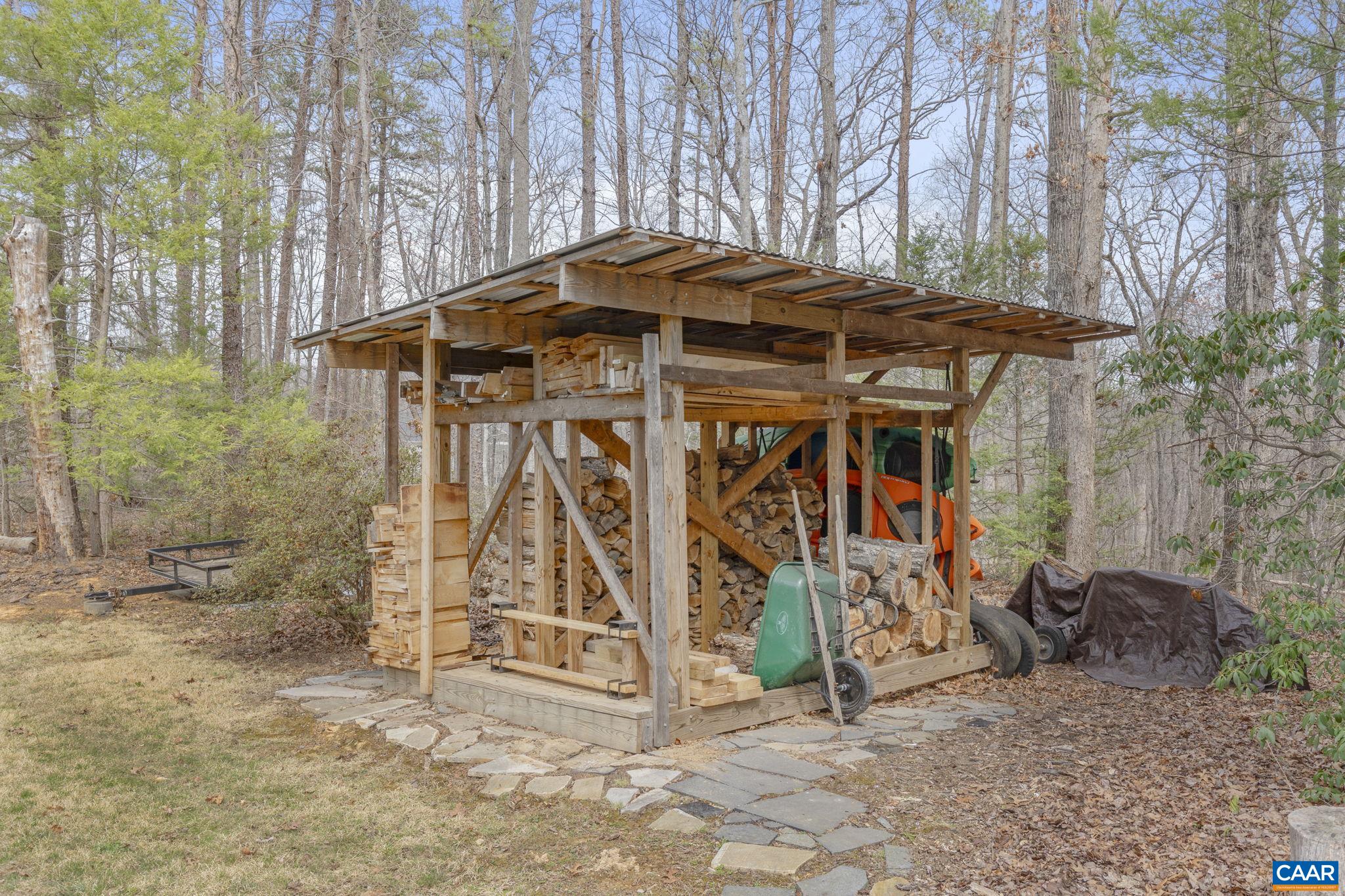 3205 POLECAT CREEK LN