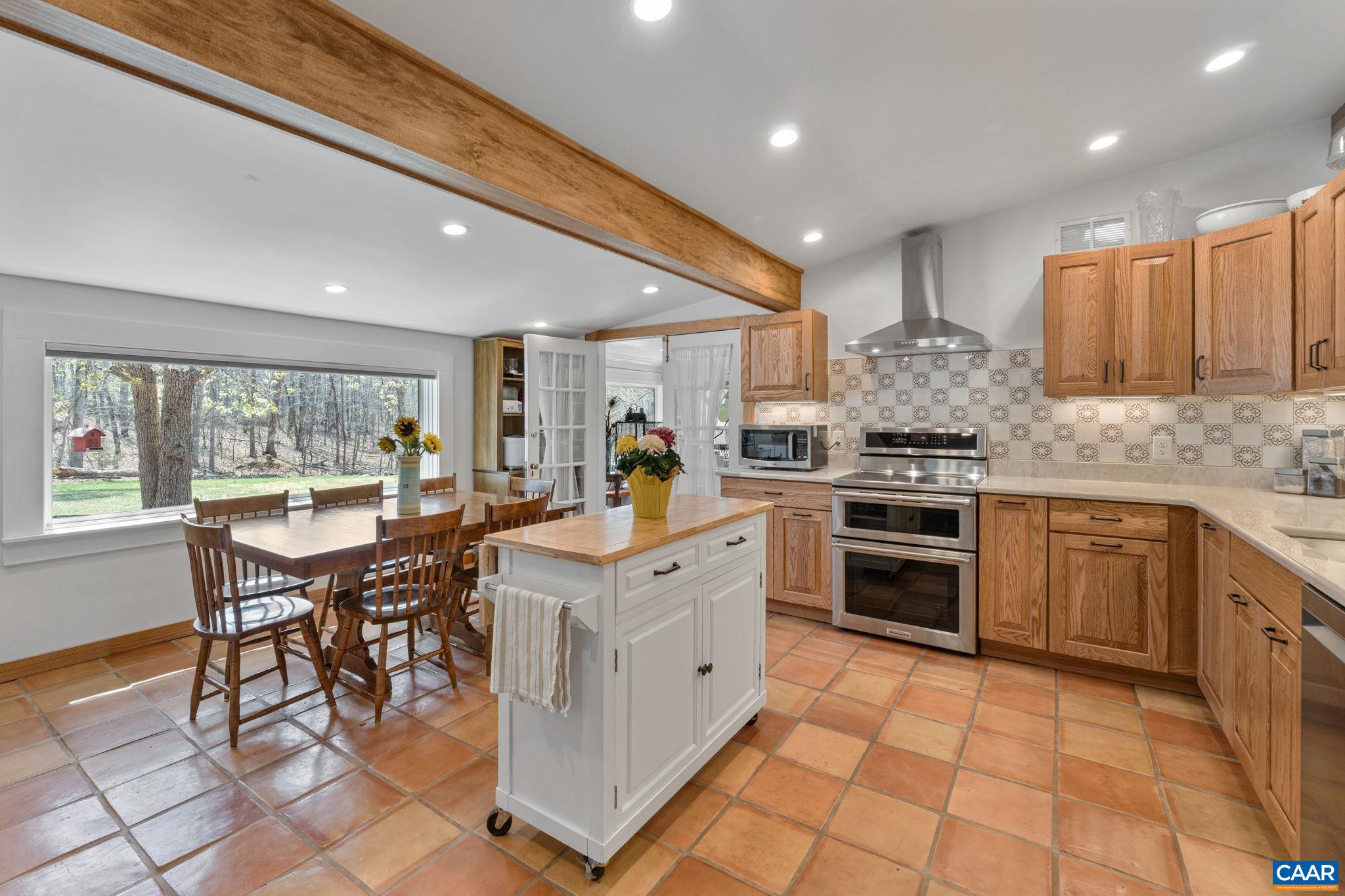 3205 POLECAT CREEK LN