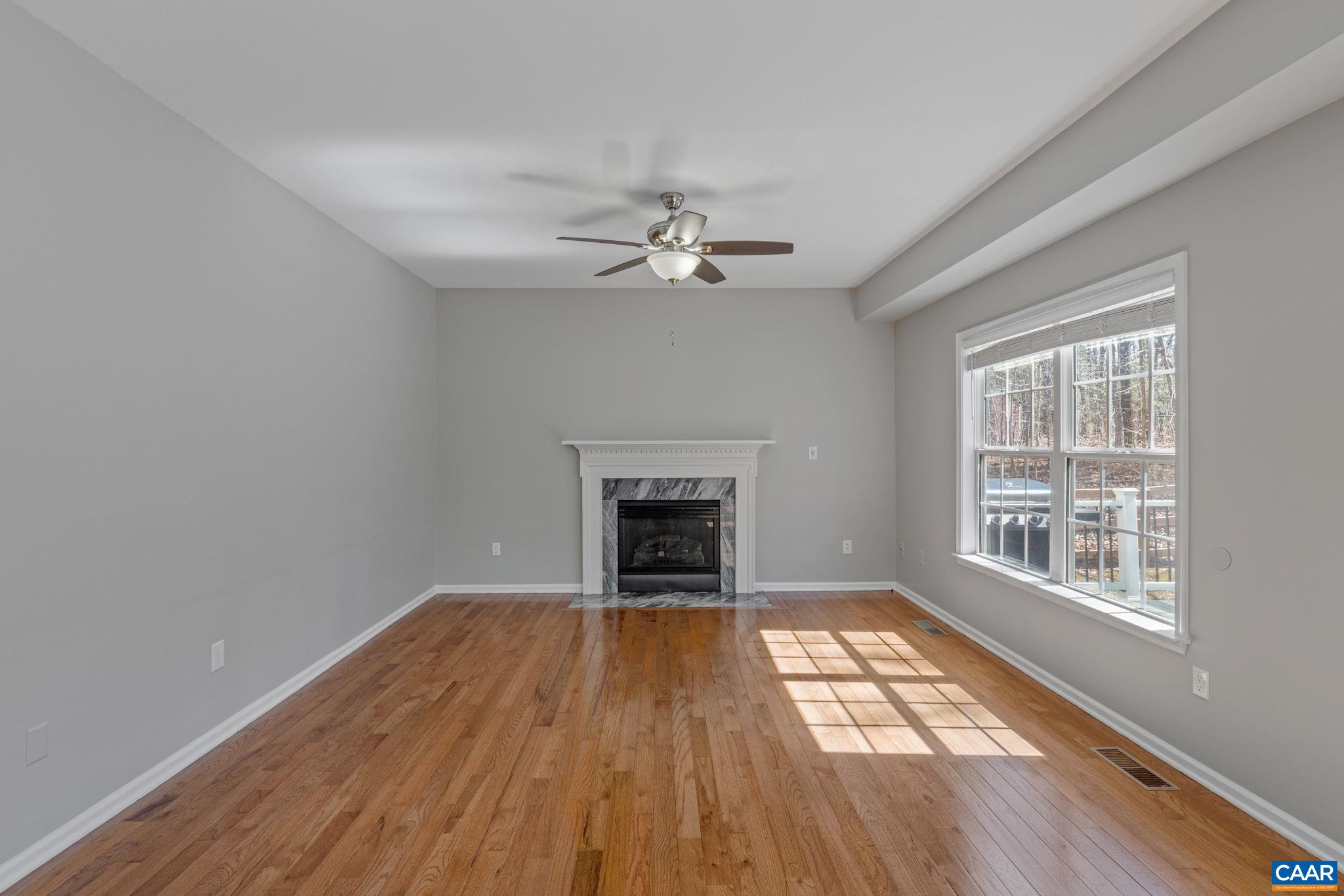 442 W ROSEWOOD DR
